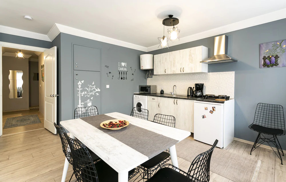 Sirena's Suites