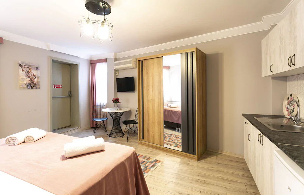 Sirena's Suites