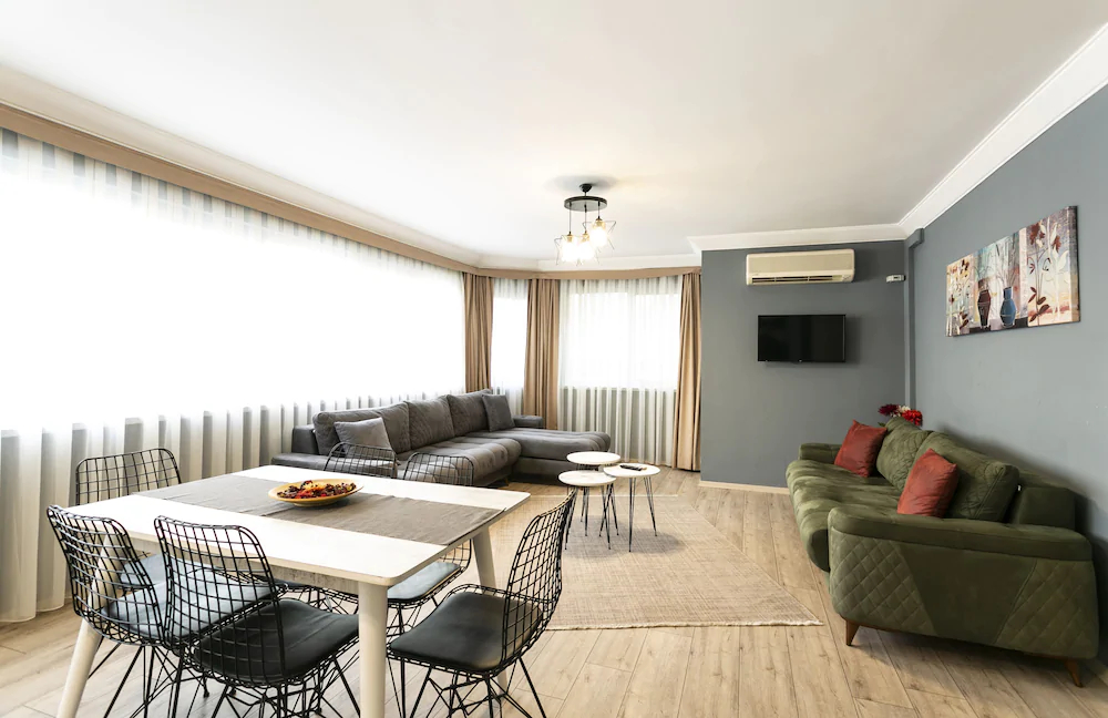 Sirena's Suites