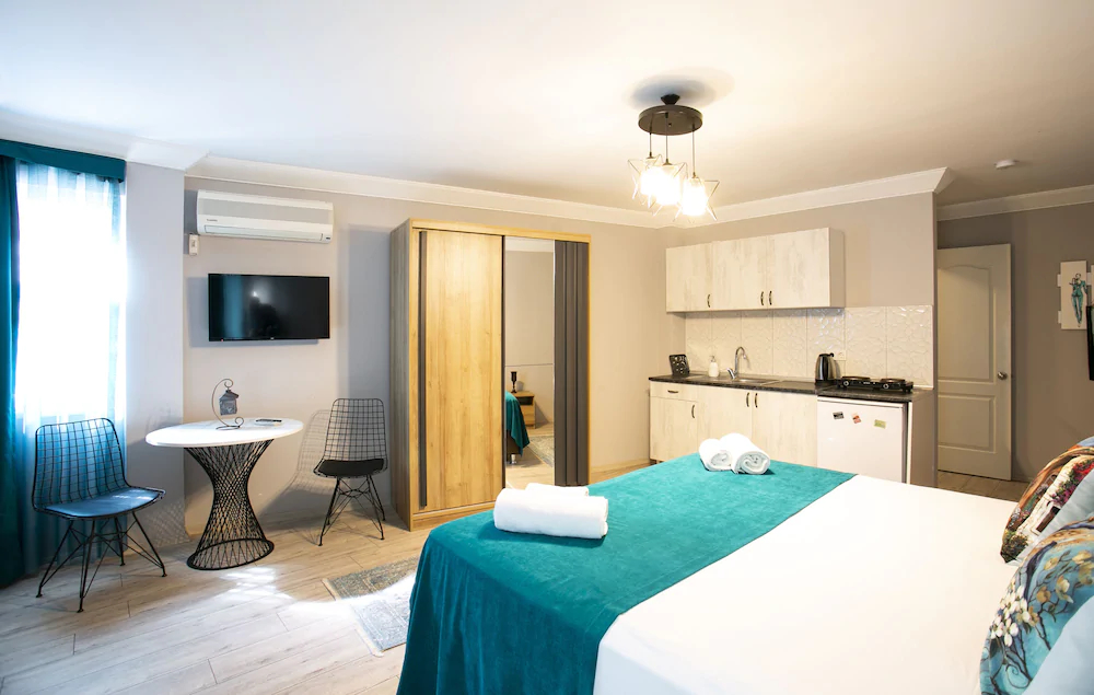 Sirena's Suites