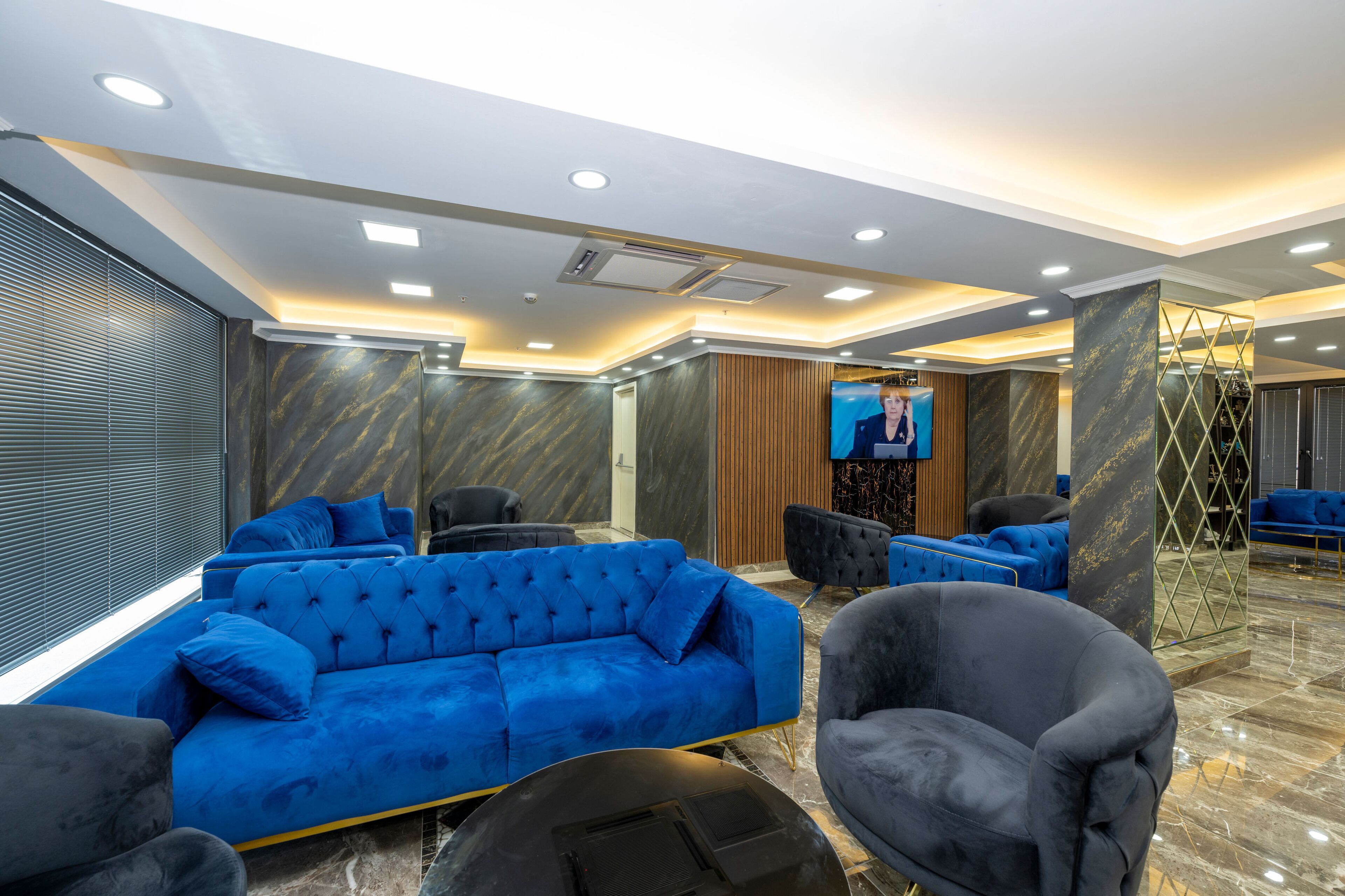 Skystar Deluxe Hotel