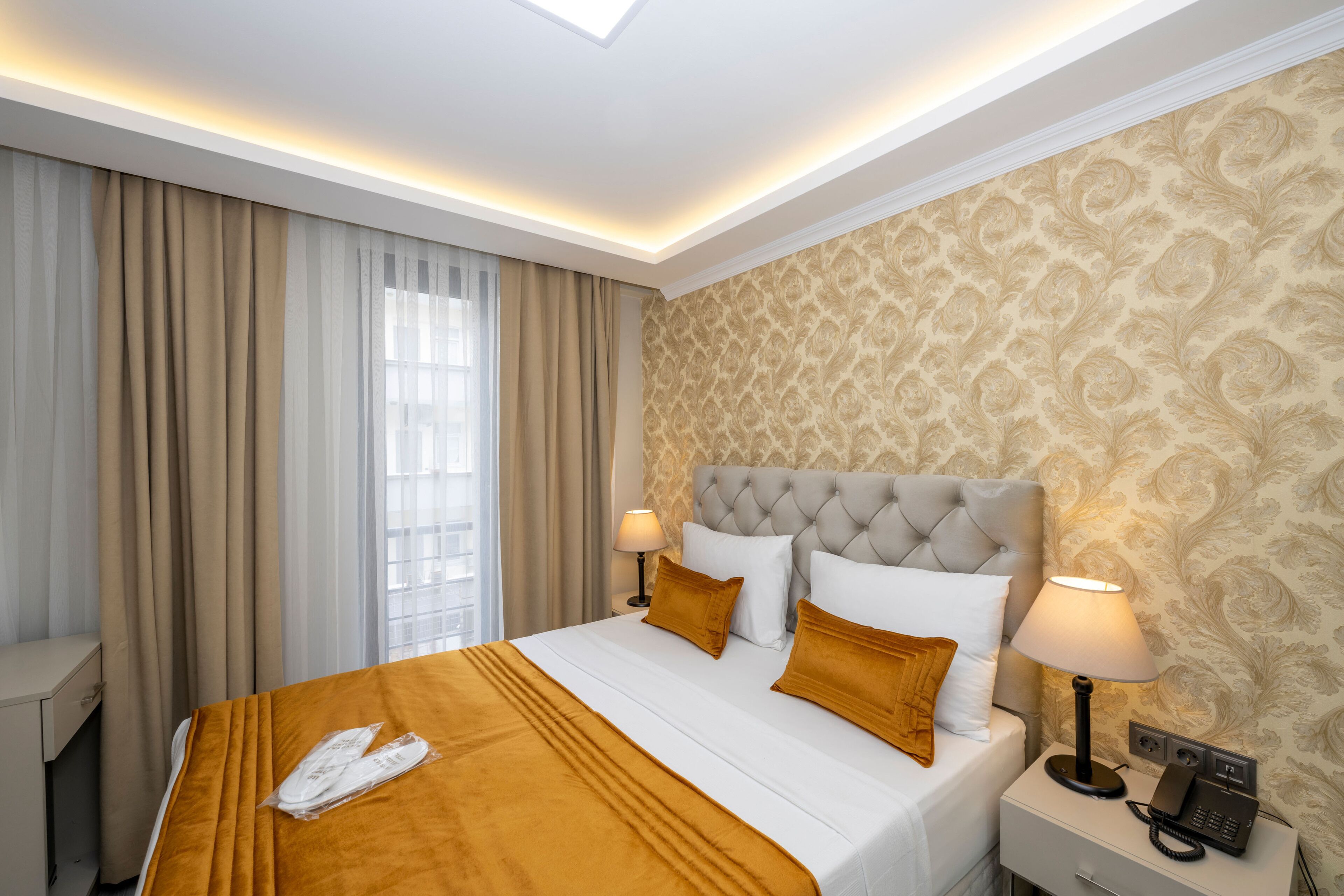 Skystar Deluxe Hotel