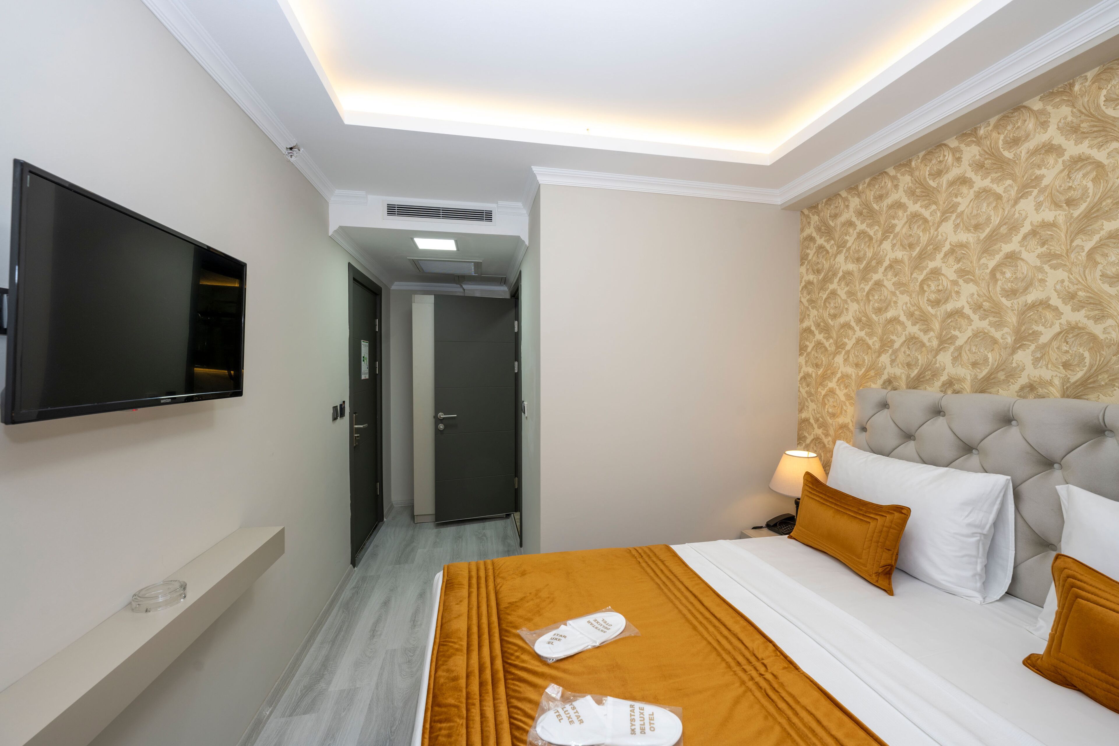 Skystar Deluxe Hotel