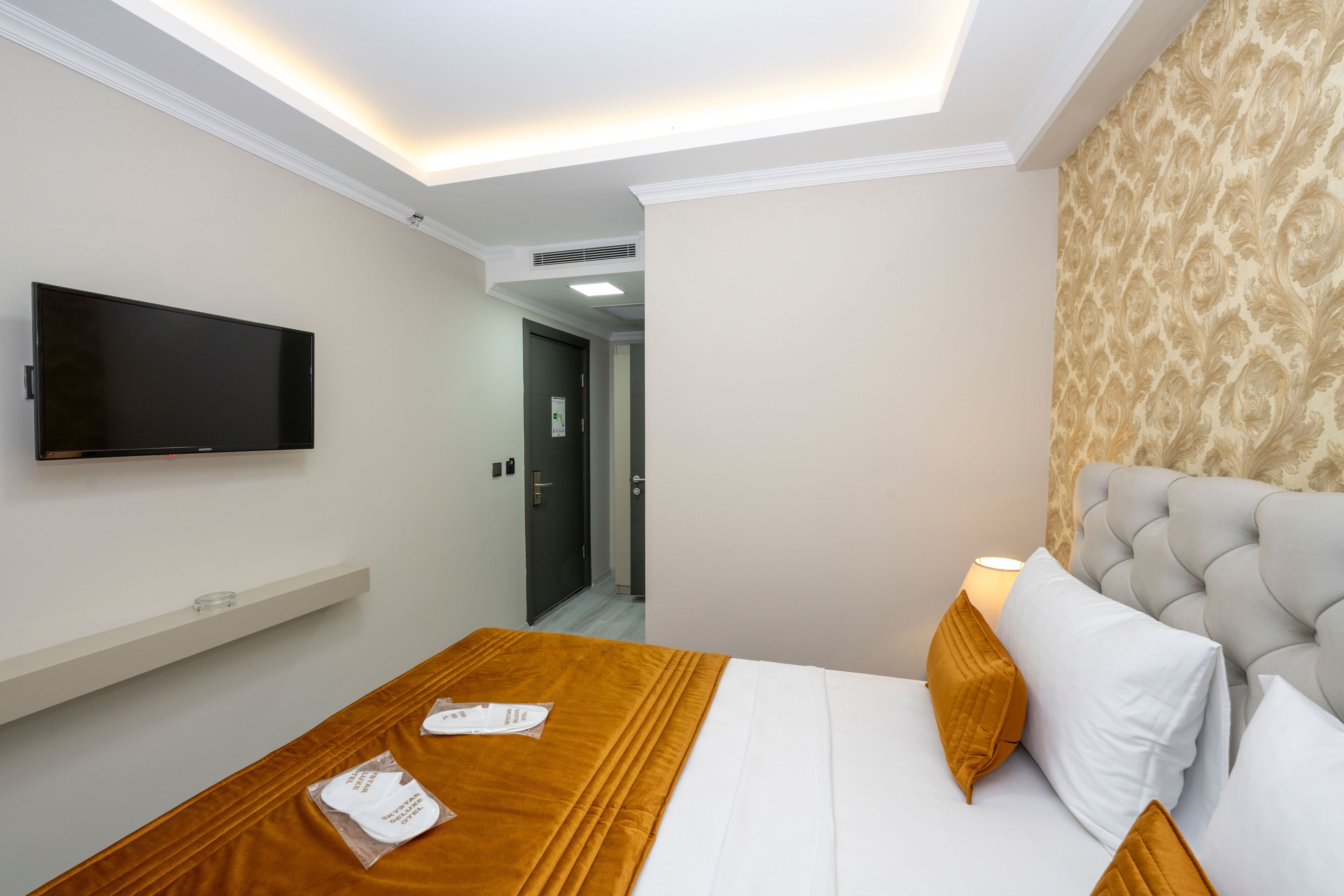 Skystar Deluxe Hotel