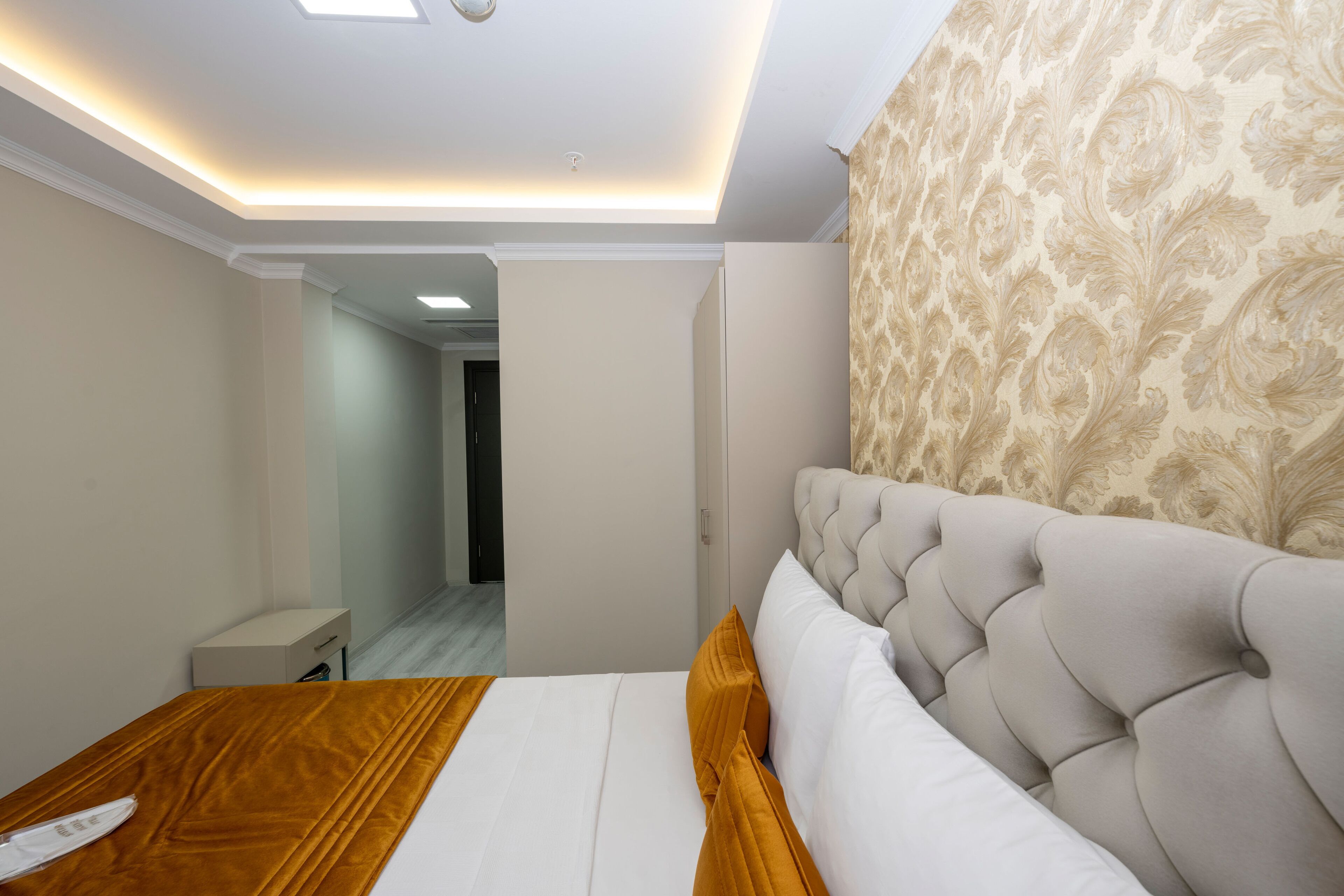 Skystar Deluxe Hotel