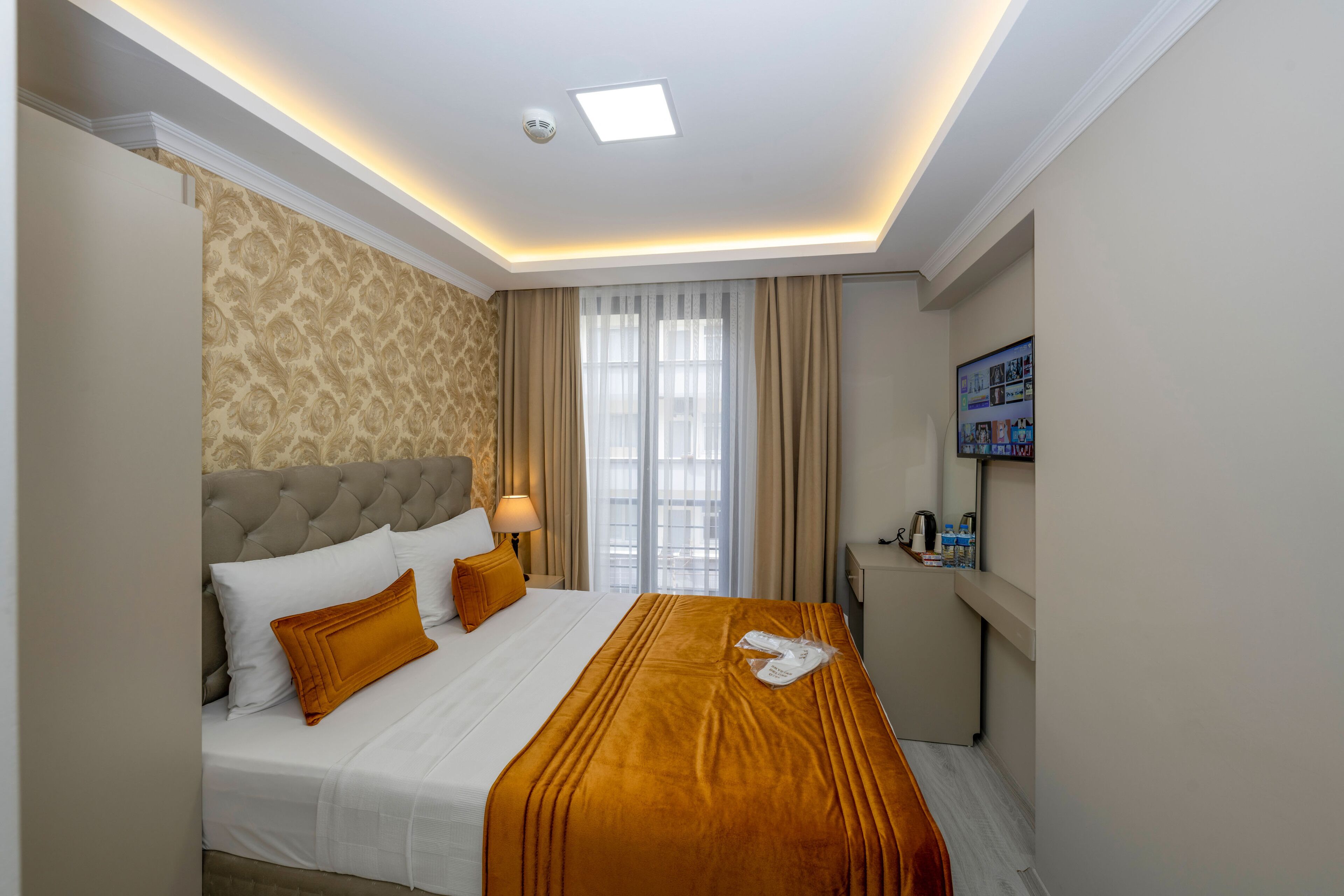 Skystar Deluxe Hotel