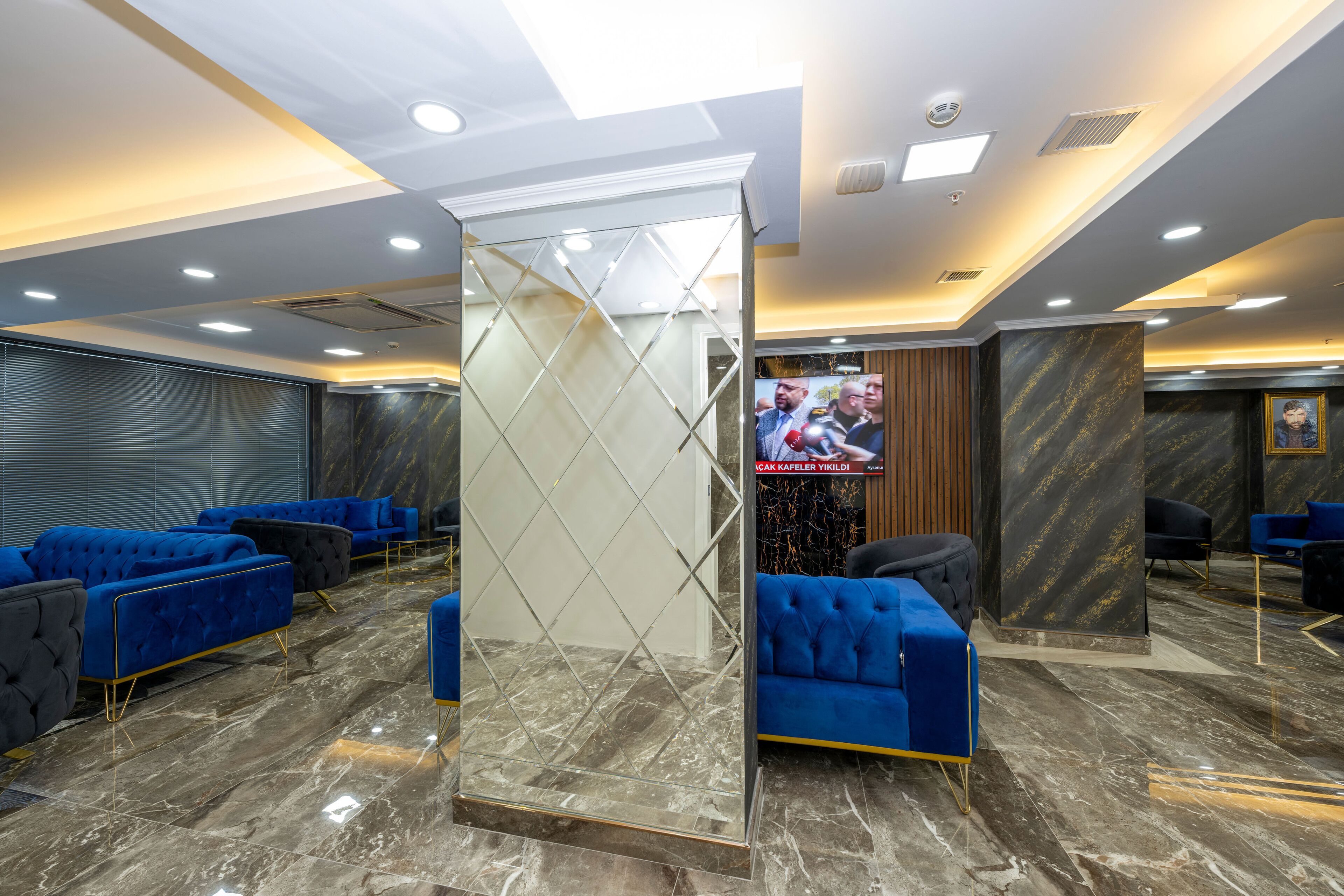 Skystar Deluxe Hotel