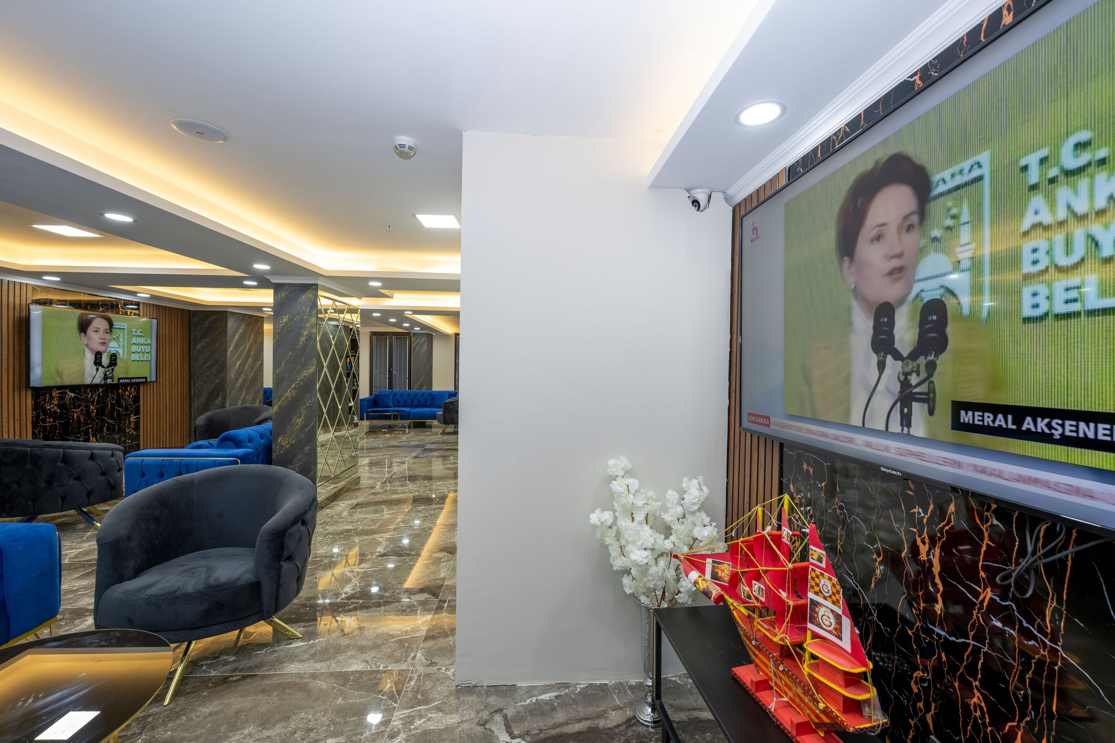 Skystar Deluxe Hotel