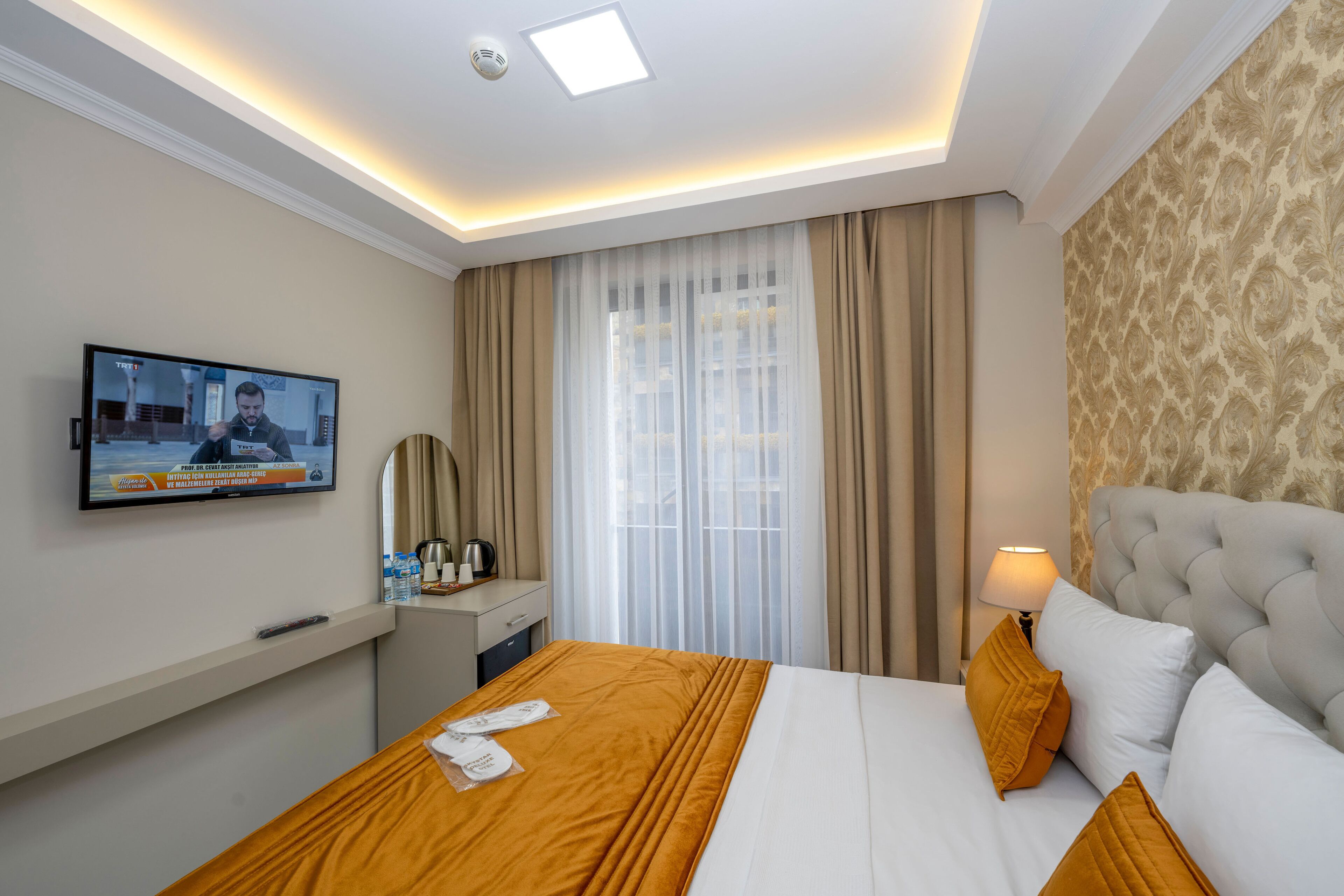 Skystar Deluxe Hotel