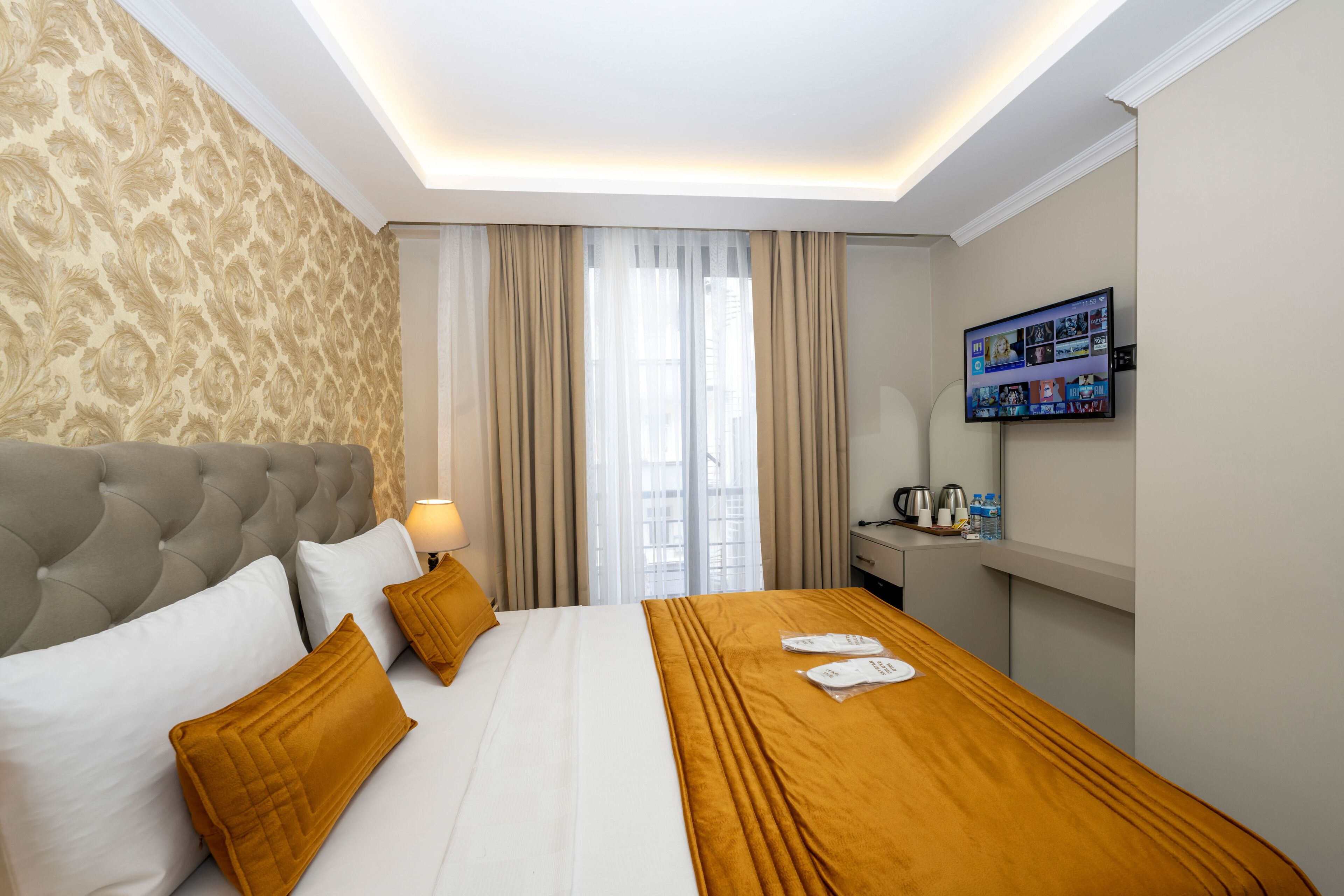 Skystar Deluxe Hotel