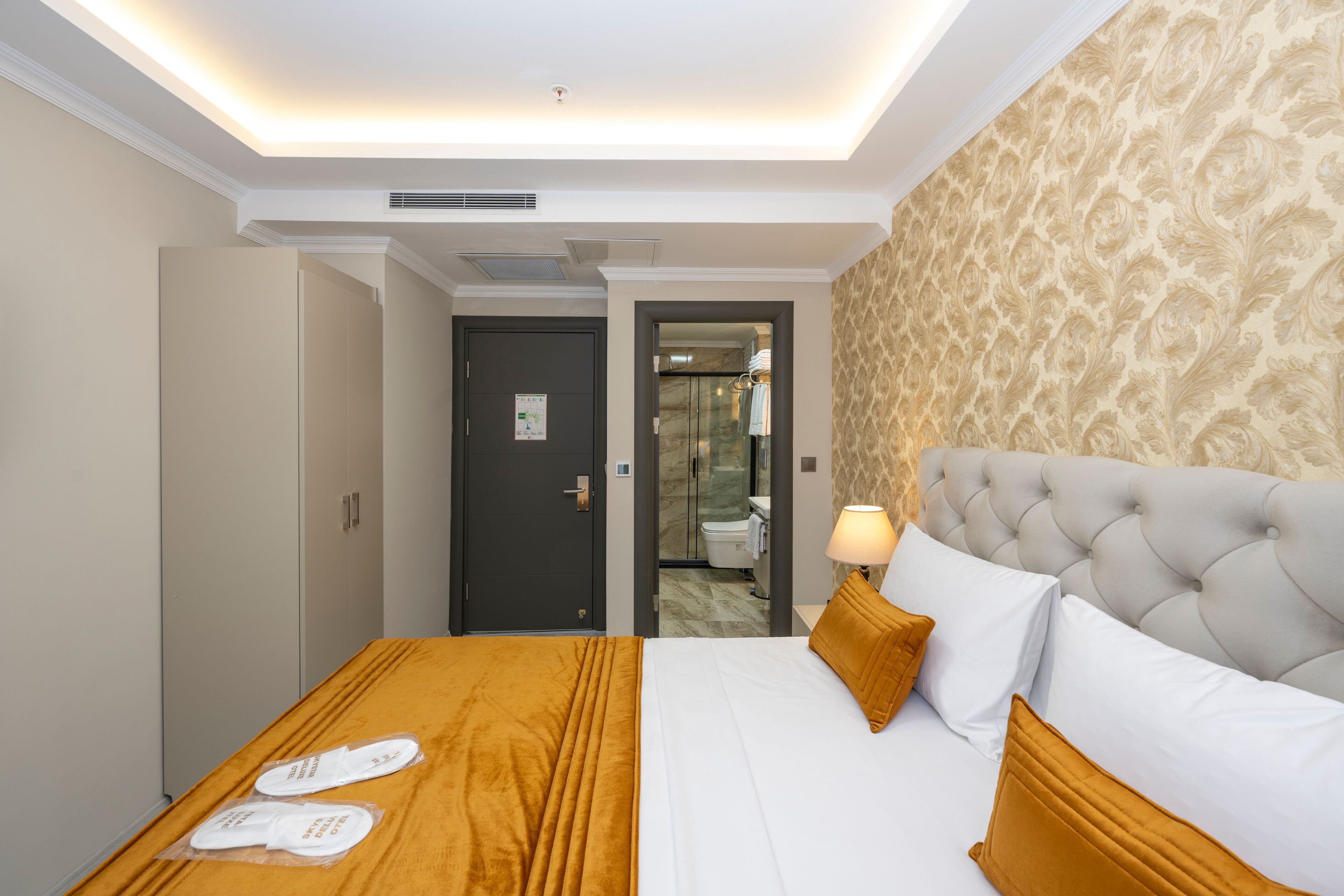 Skystar Deluxe Hotel