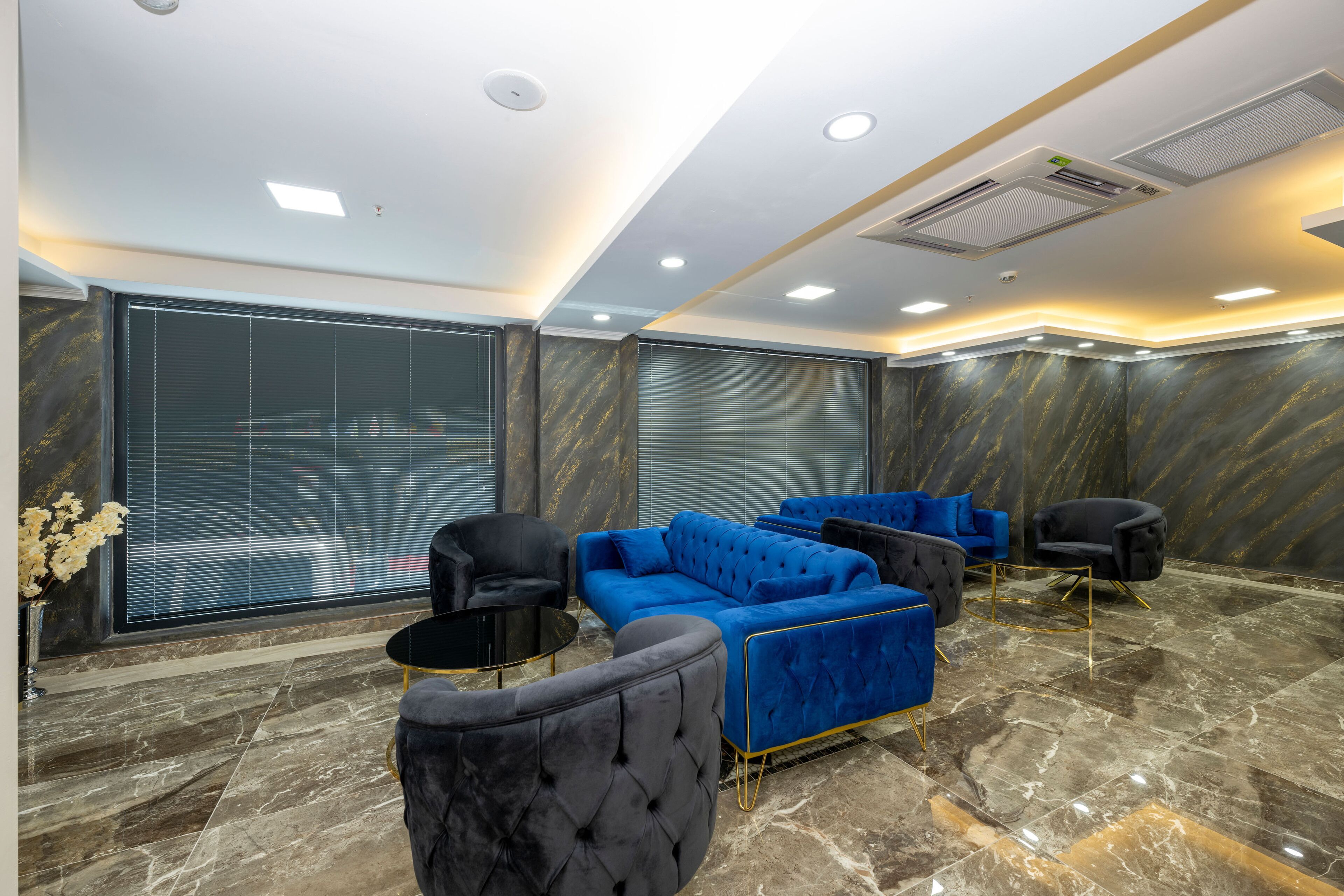 Skystar Deluxe Hotel