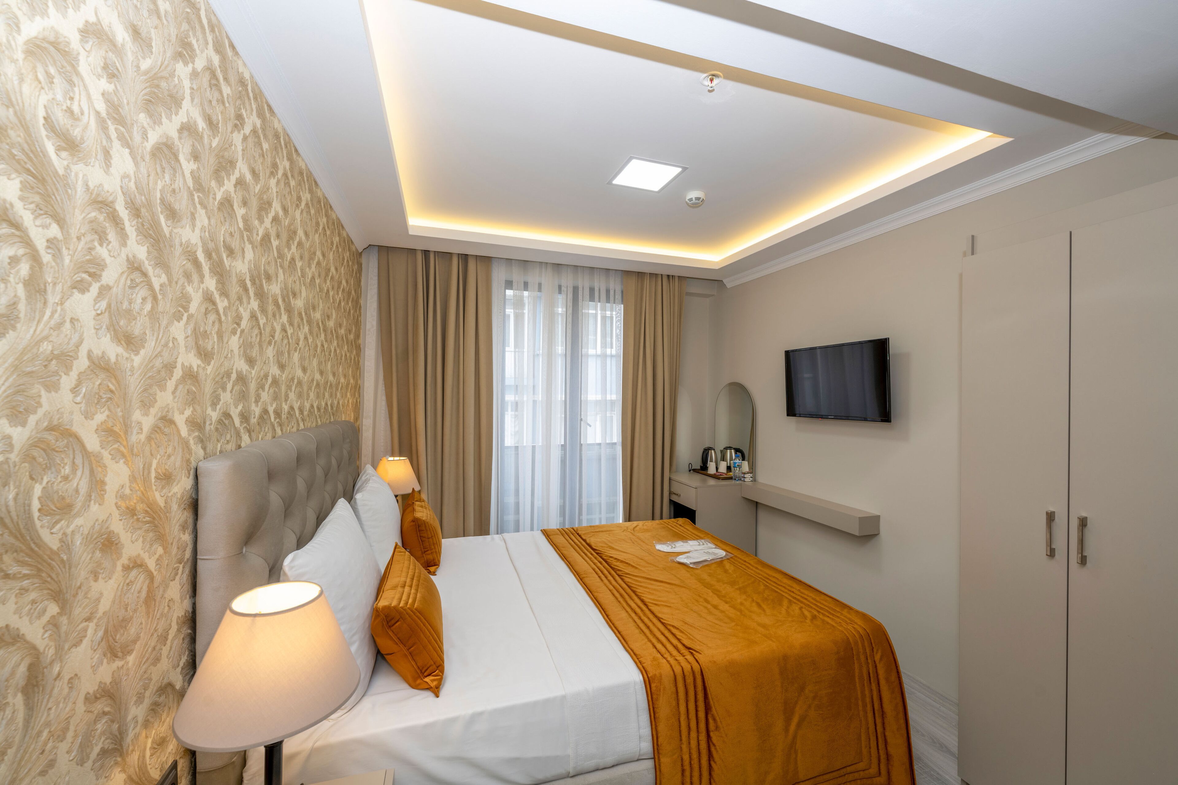 Skystar Deluxe Hotel