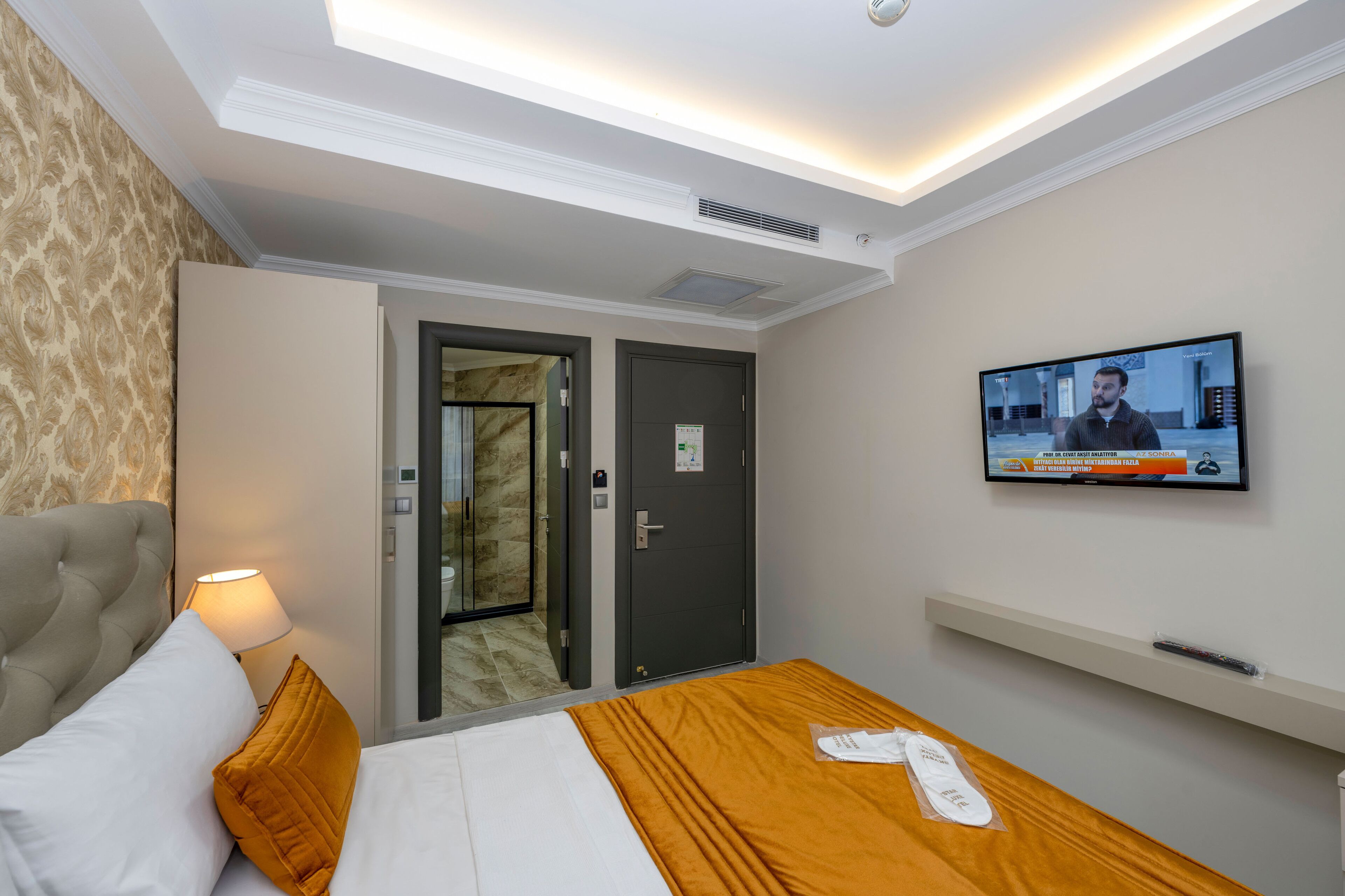 Skystar Deluxe Hotel