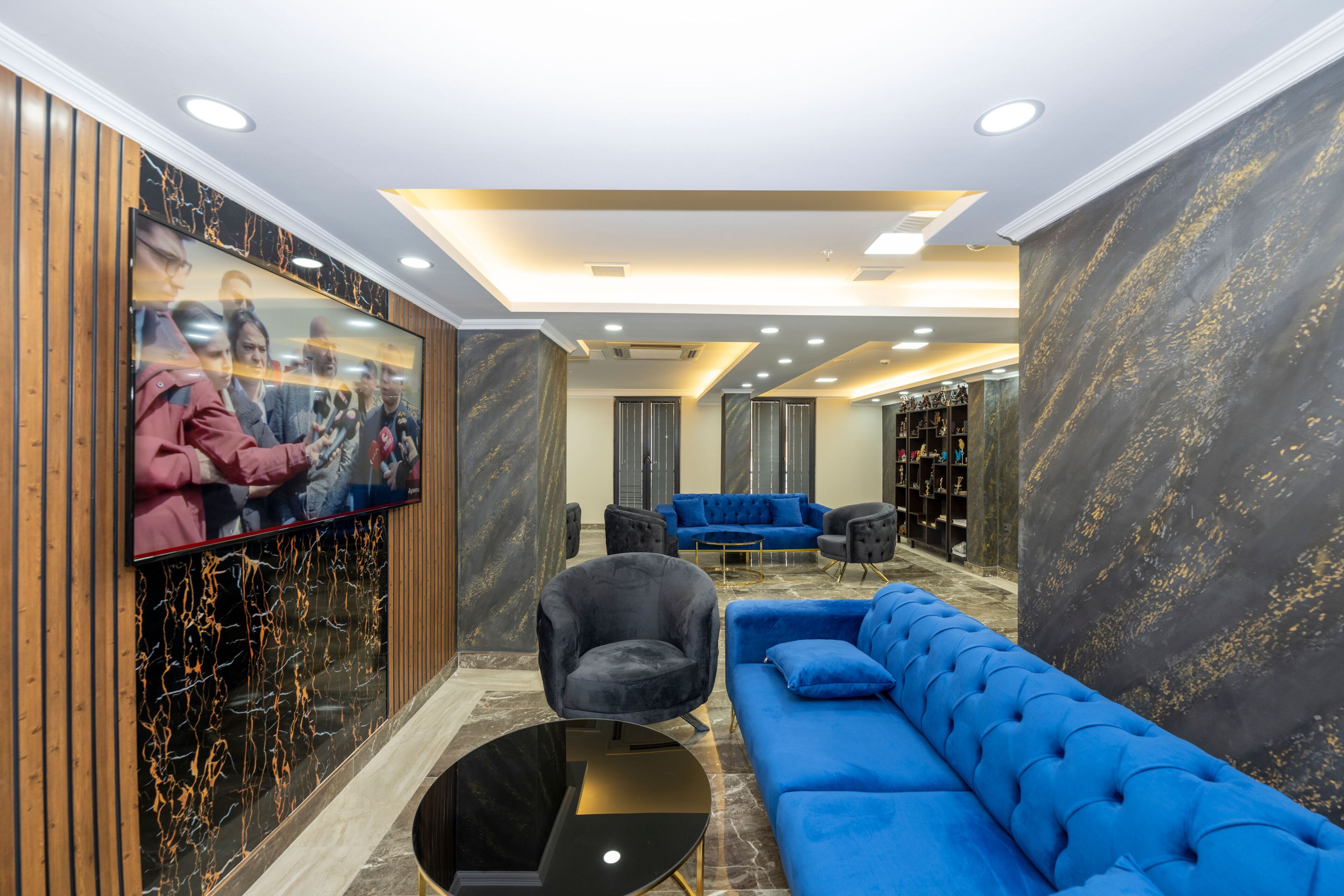 Skystar Deluxe Hotel