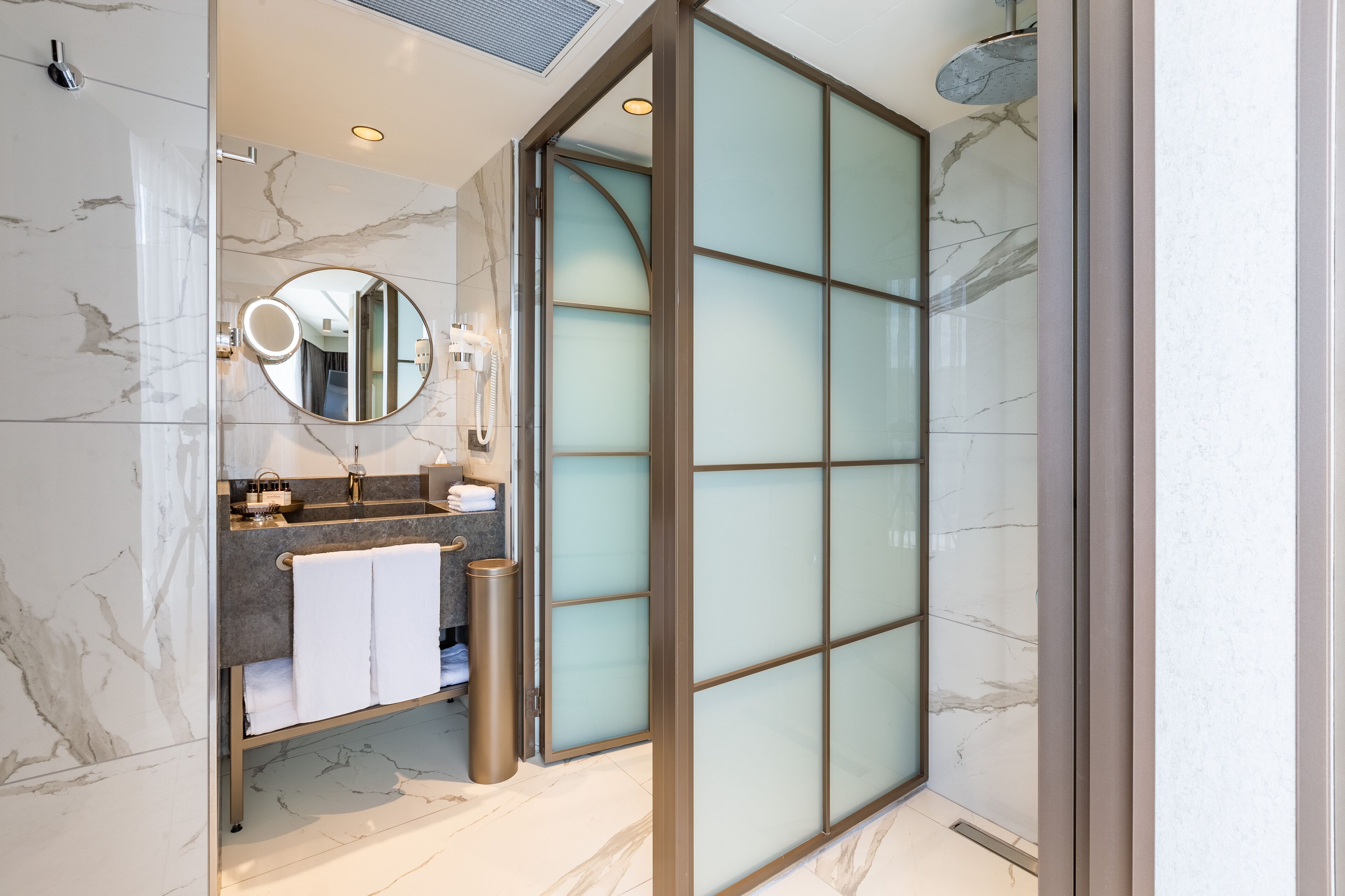 Stayso The House Hotel