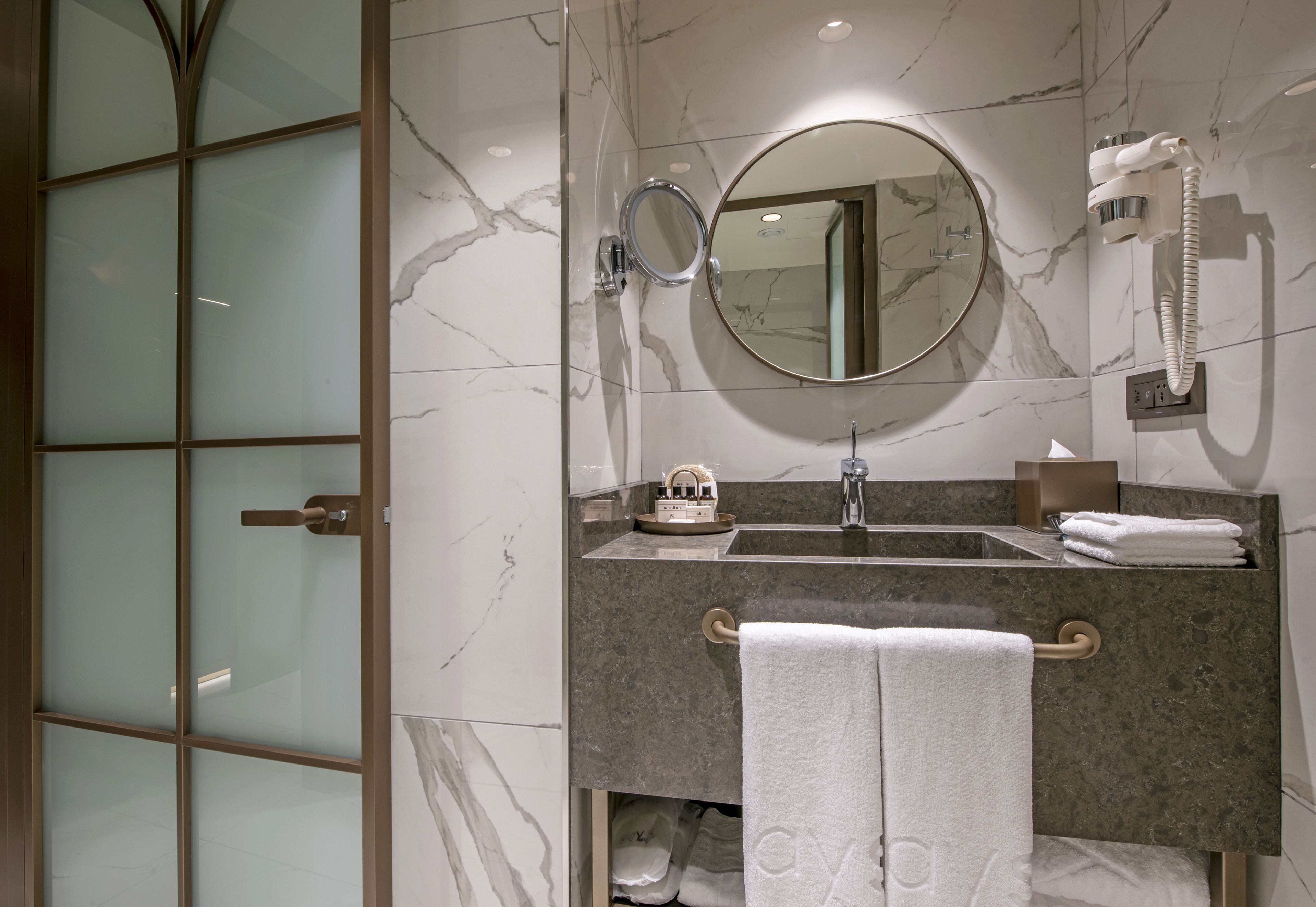 Stayso The House Hotel