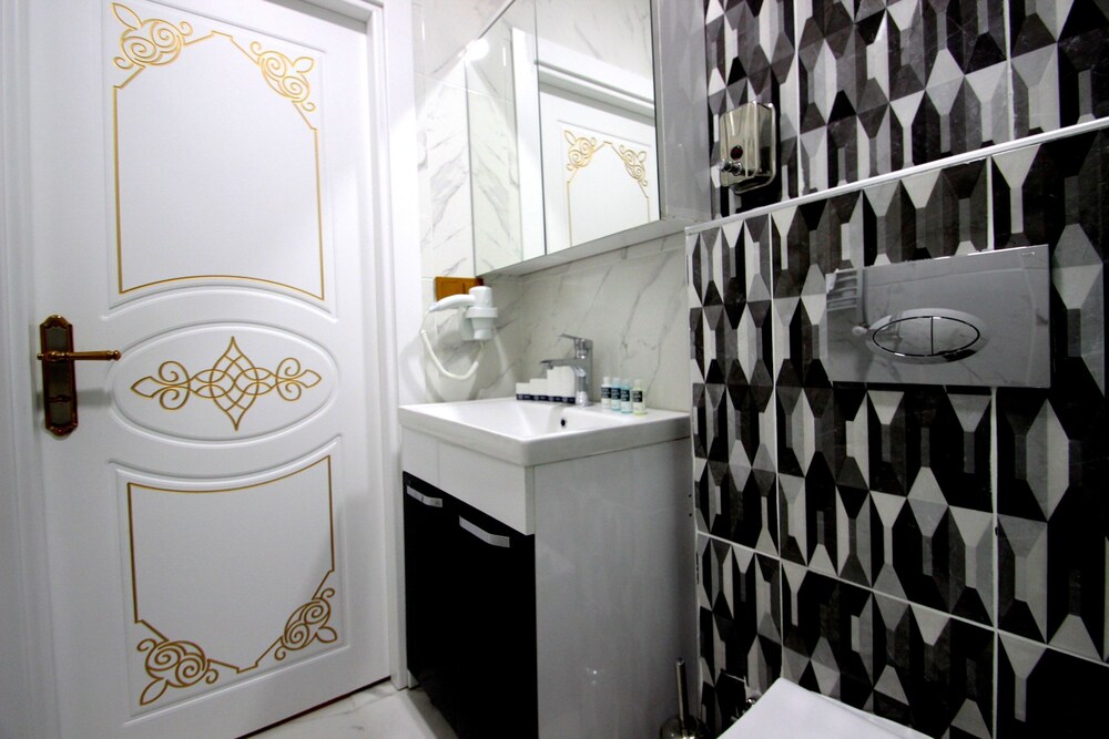 Avrasya Queen Hotel
