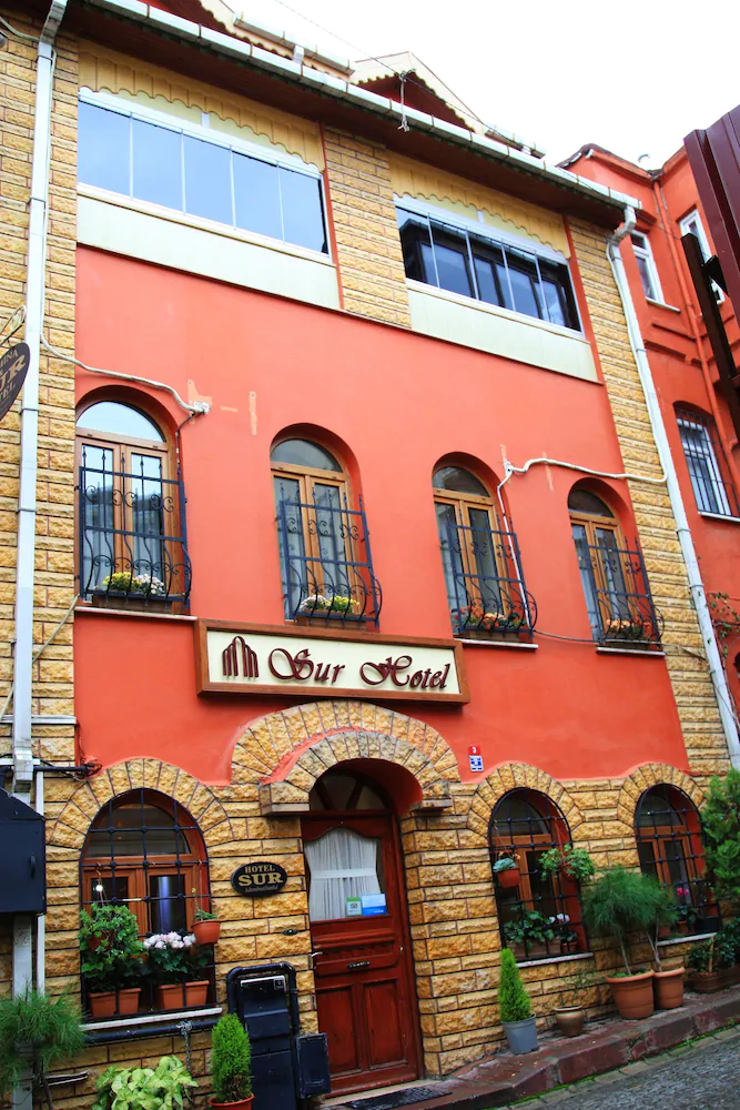 Sur Hotel