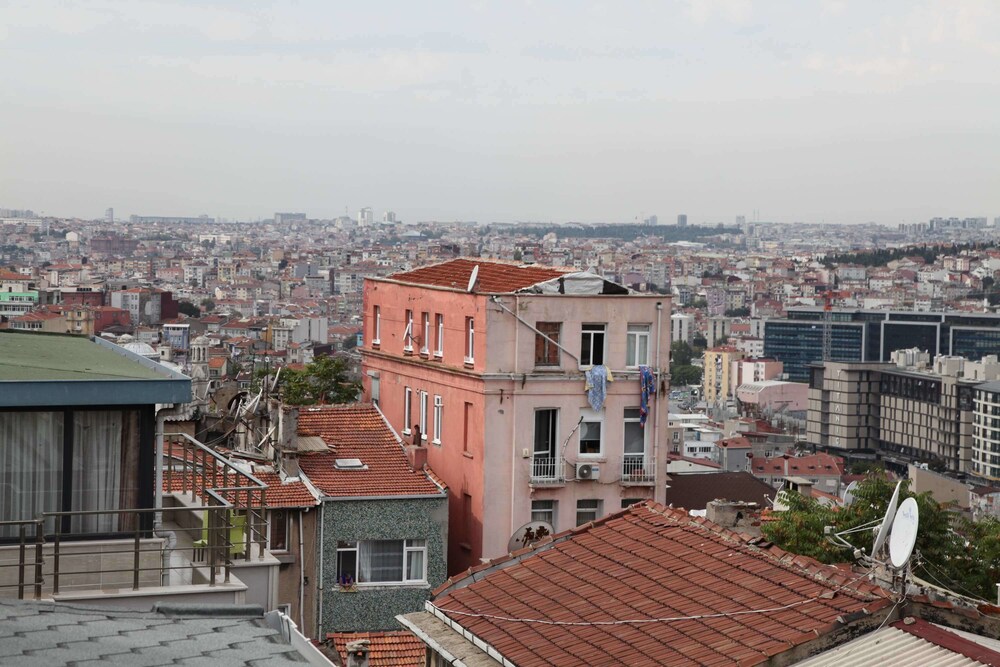 Taksim Corner Suite