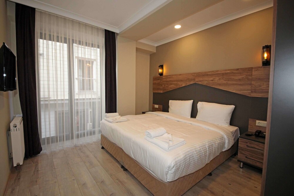 Taksim Corner Suite