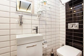 Taksim Doorway Suites