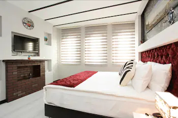 Taksim Doorway Suites