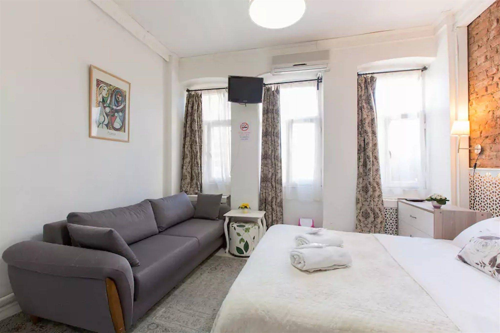 Taksim Green House Hostel