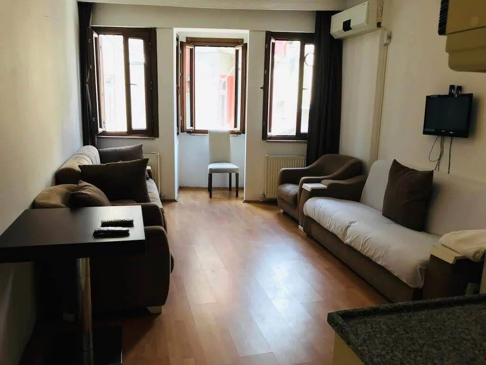 Akdemir House