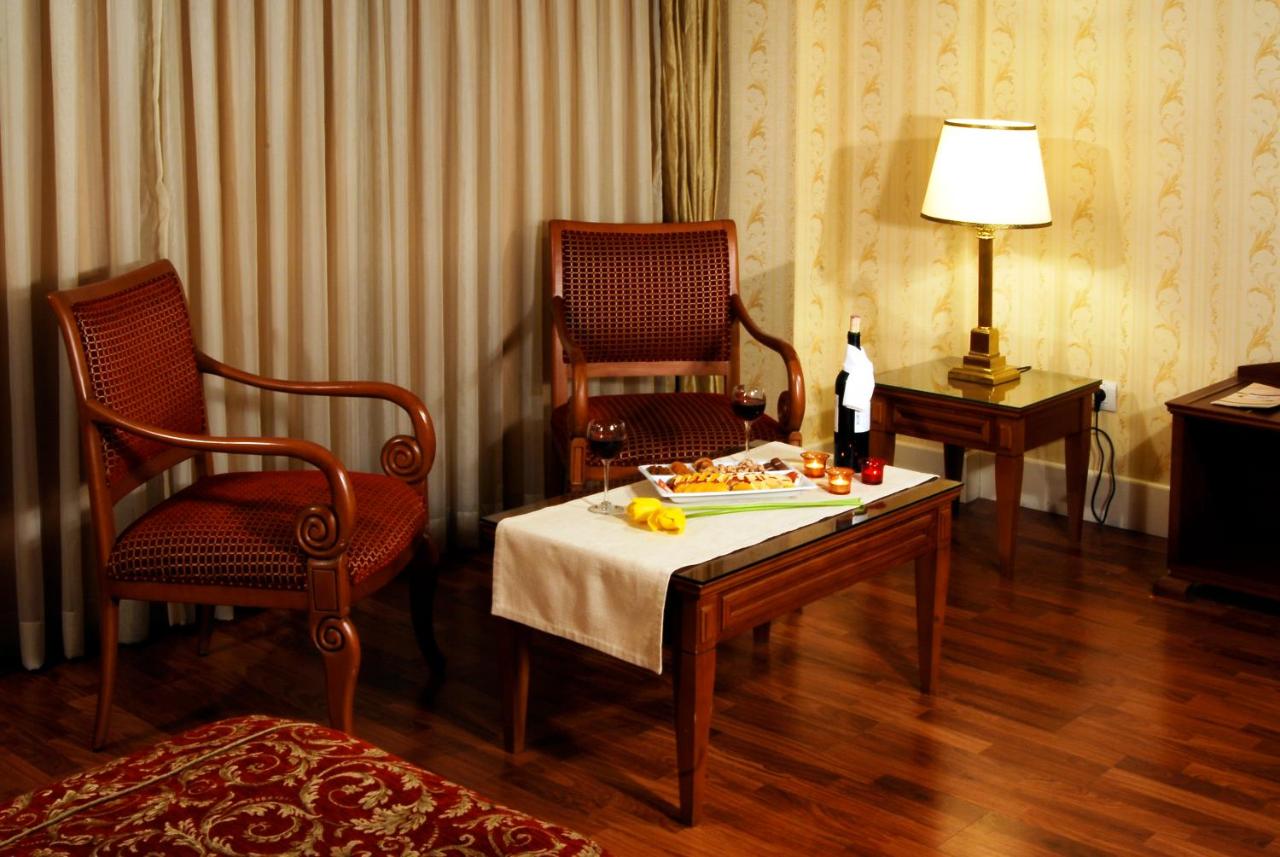 Taksim Metropark Hotel