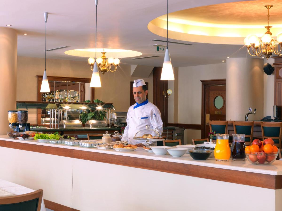 Taksim Metropark Hotel