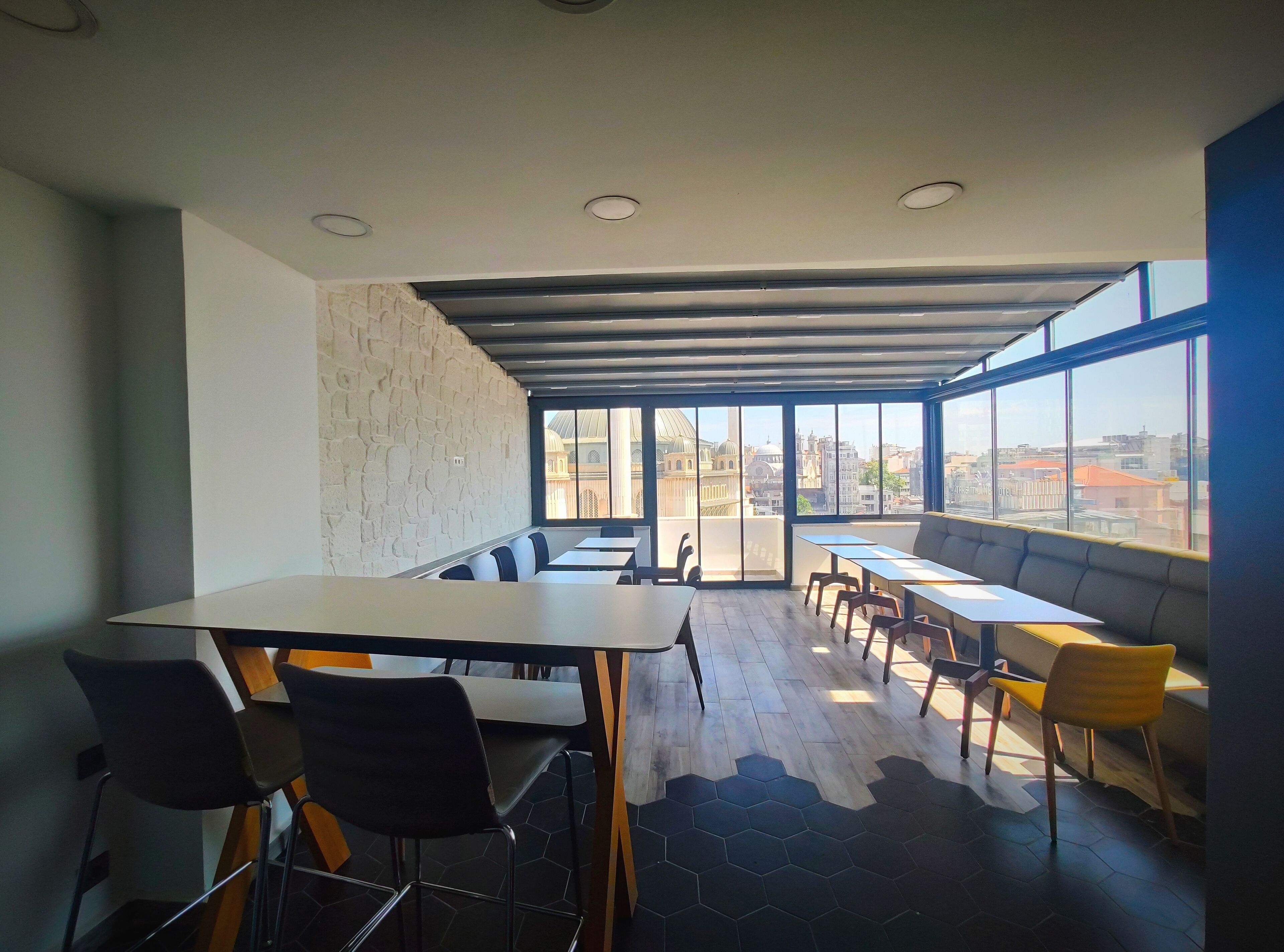 Taksim Landhouse Hotel