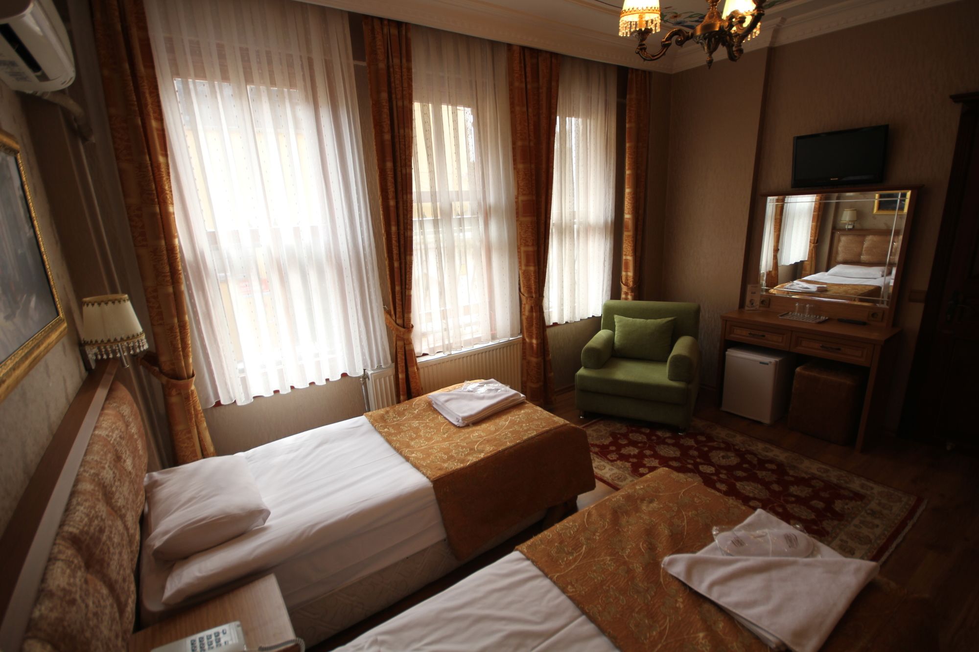 Tashkonak Hotel