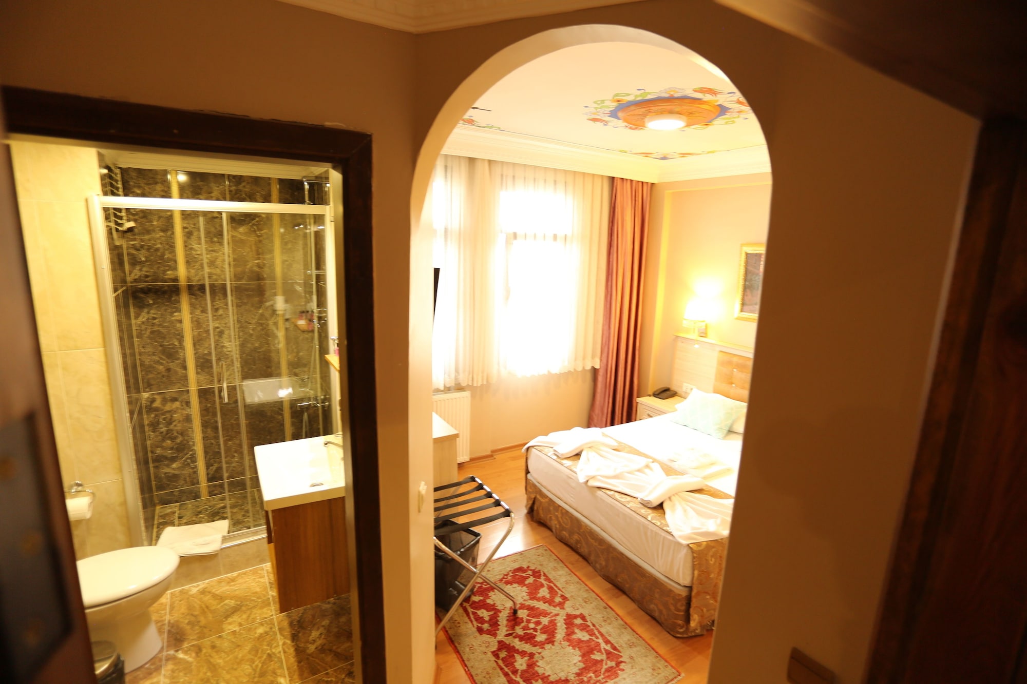 Tashkonak Hotel