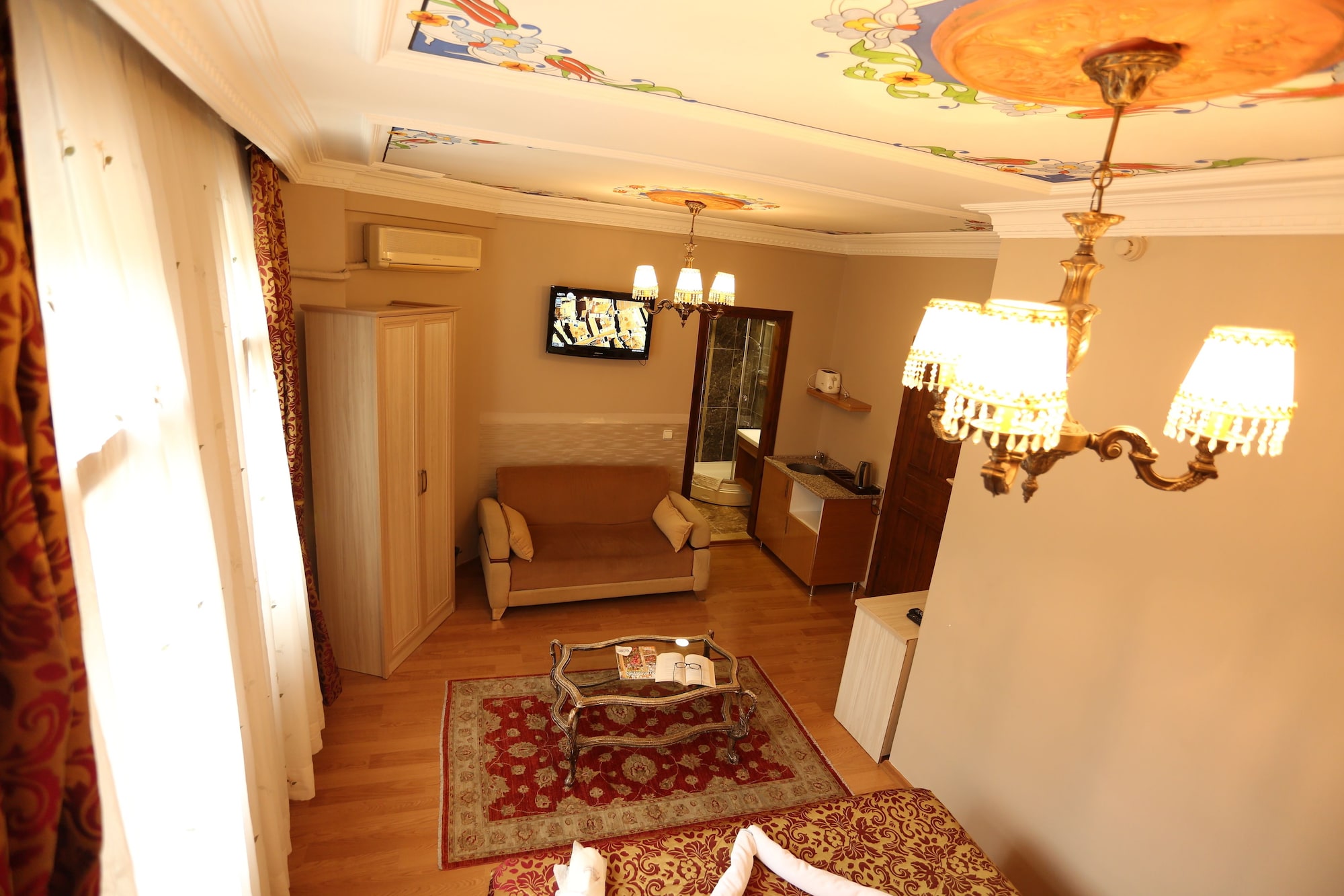 Tashkonak Hotel