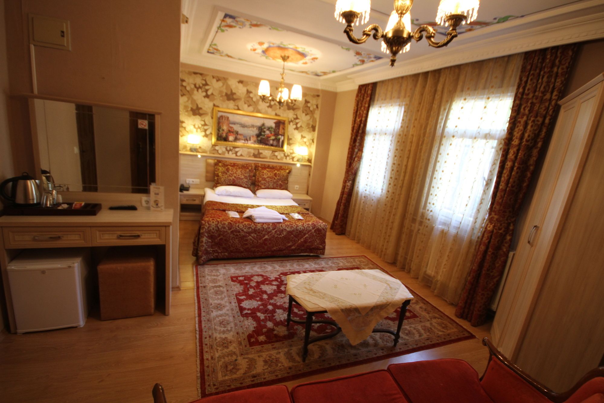 Tashkonak Hotel