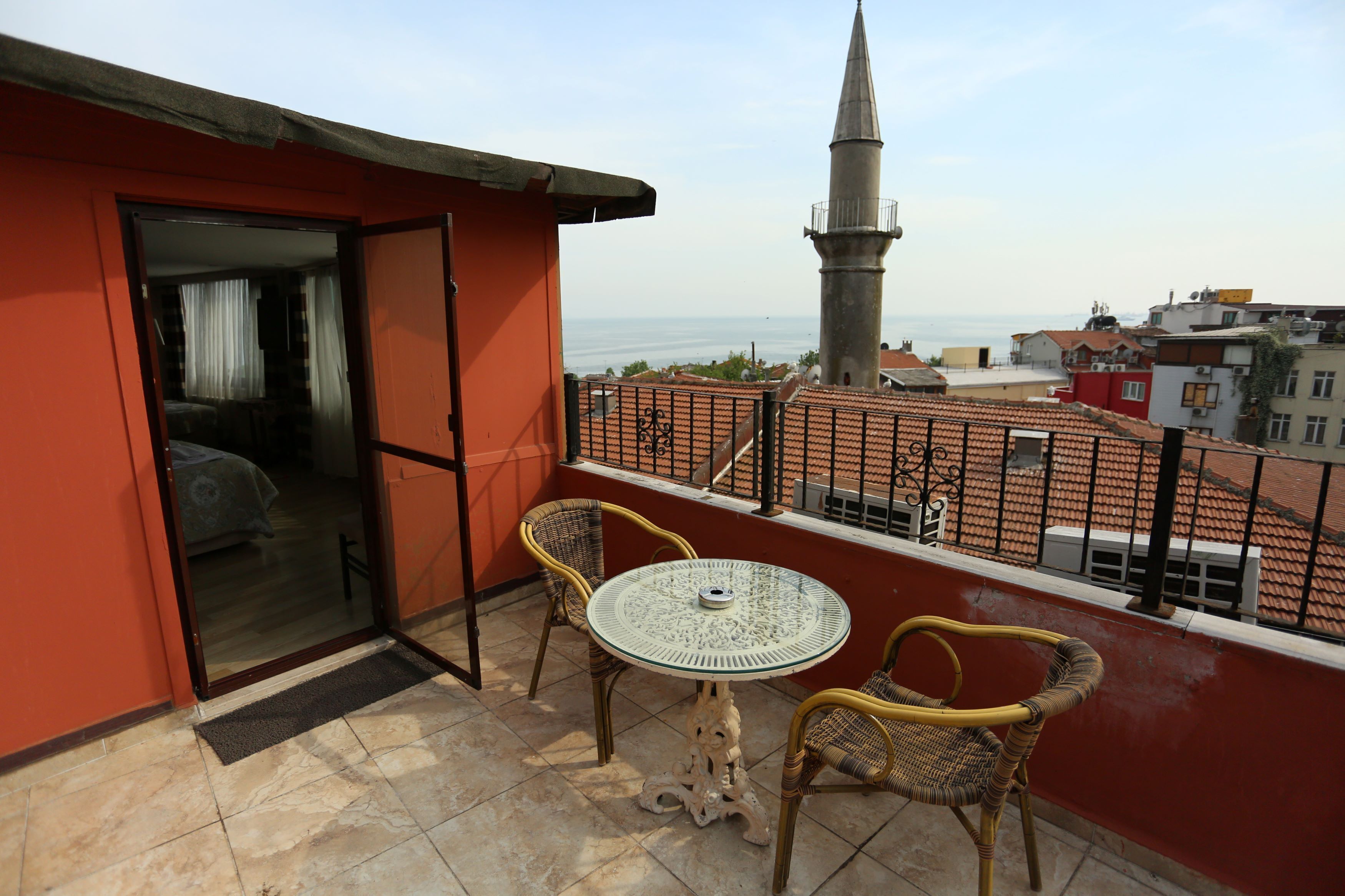 Tashkonak Studio Suites