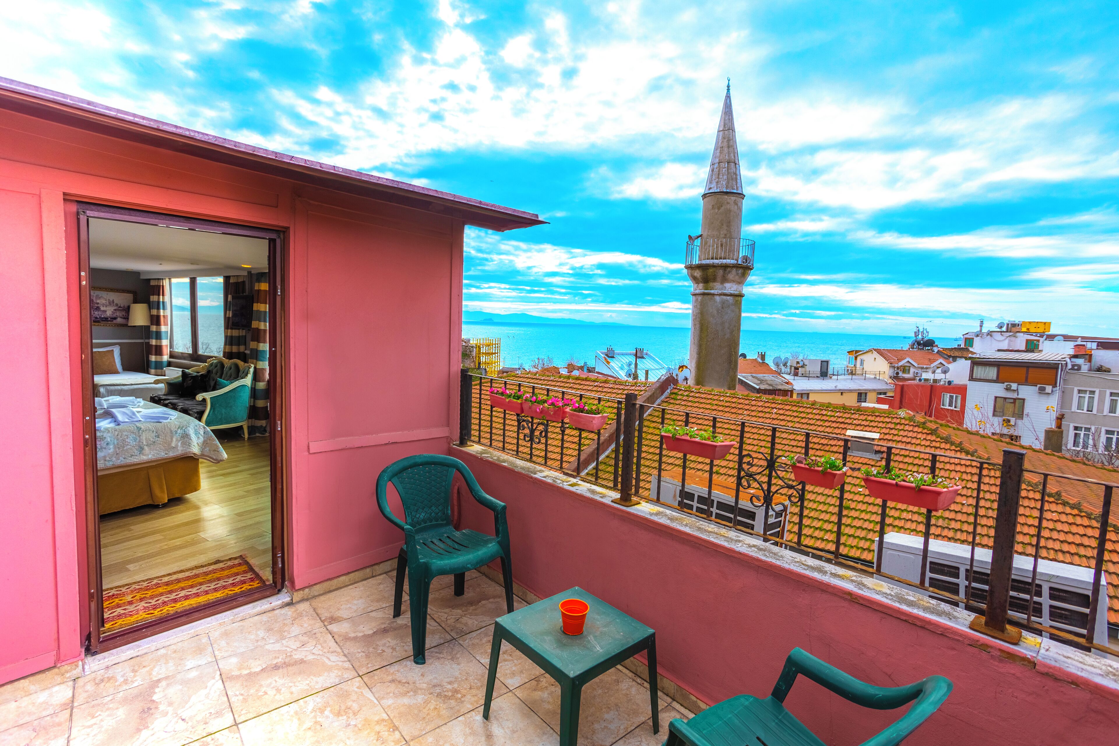 Tashkonak Studio Suites