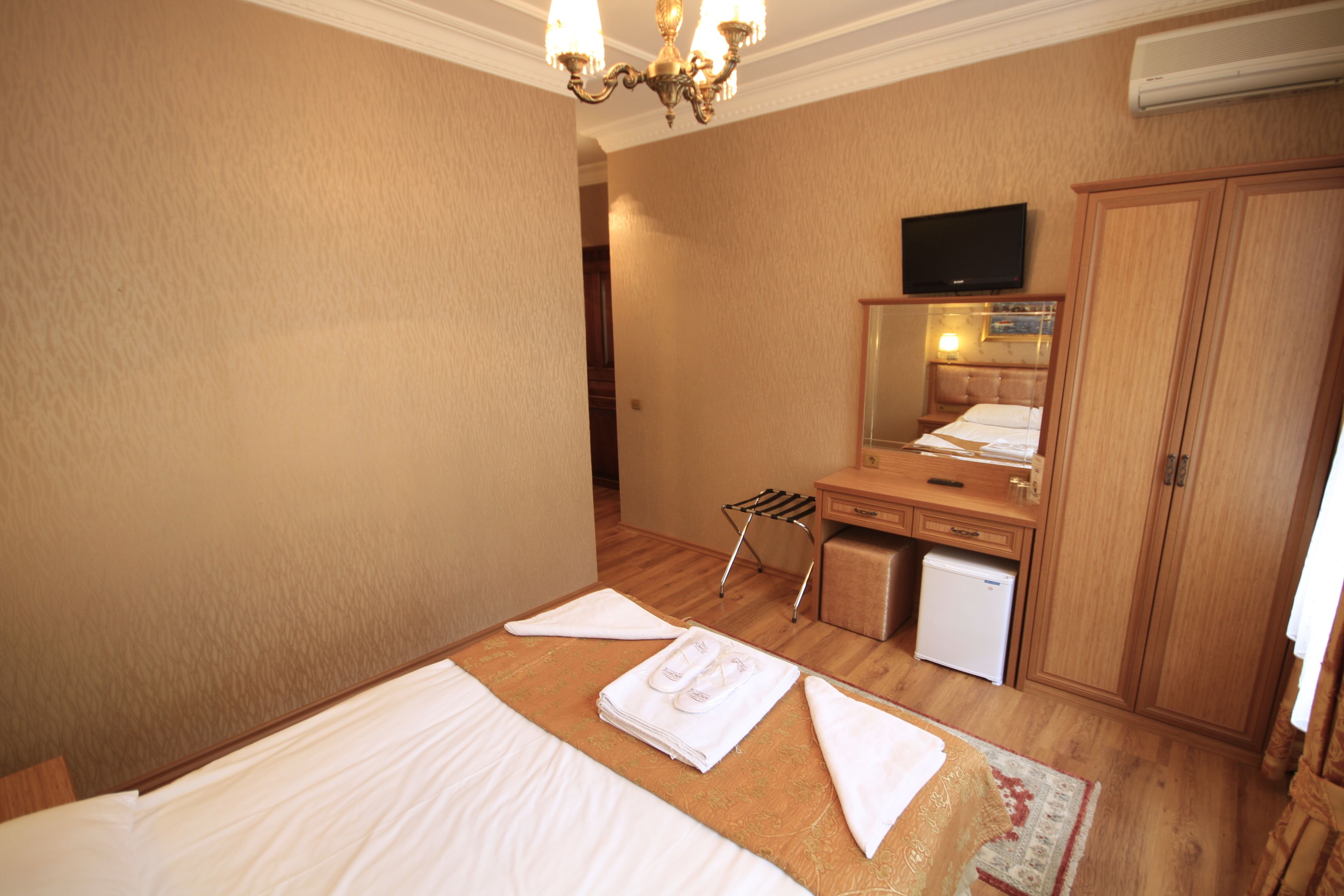 Tashkonak Studio Suites