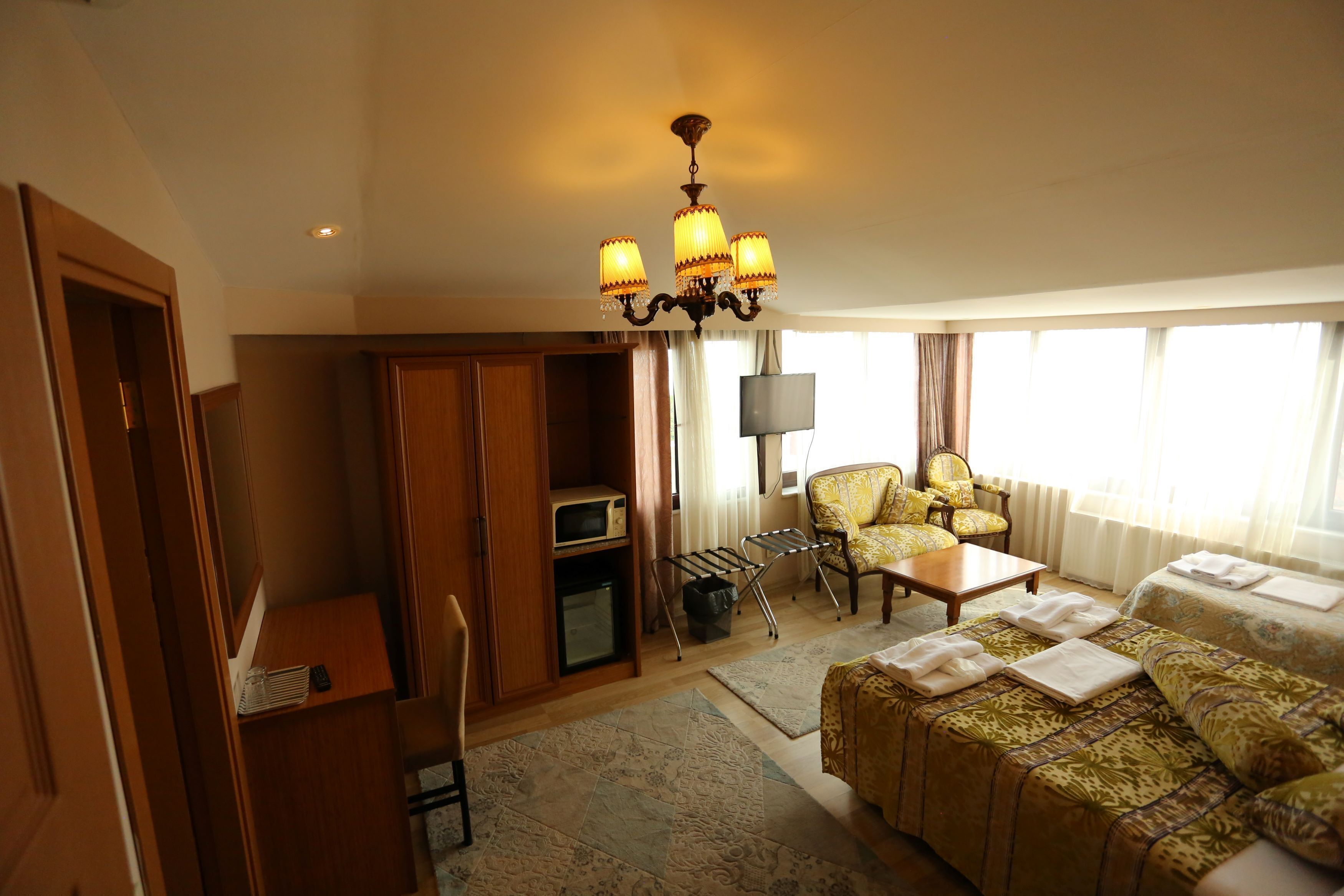 Tashkonak Studio Suites