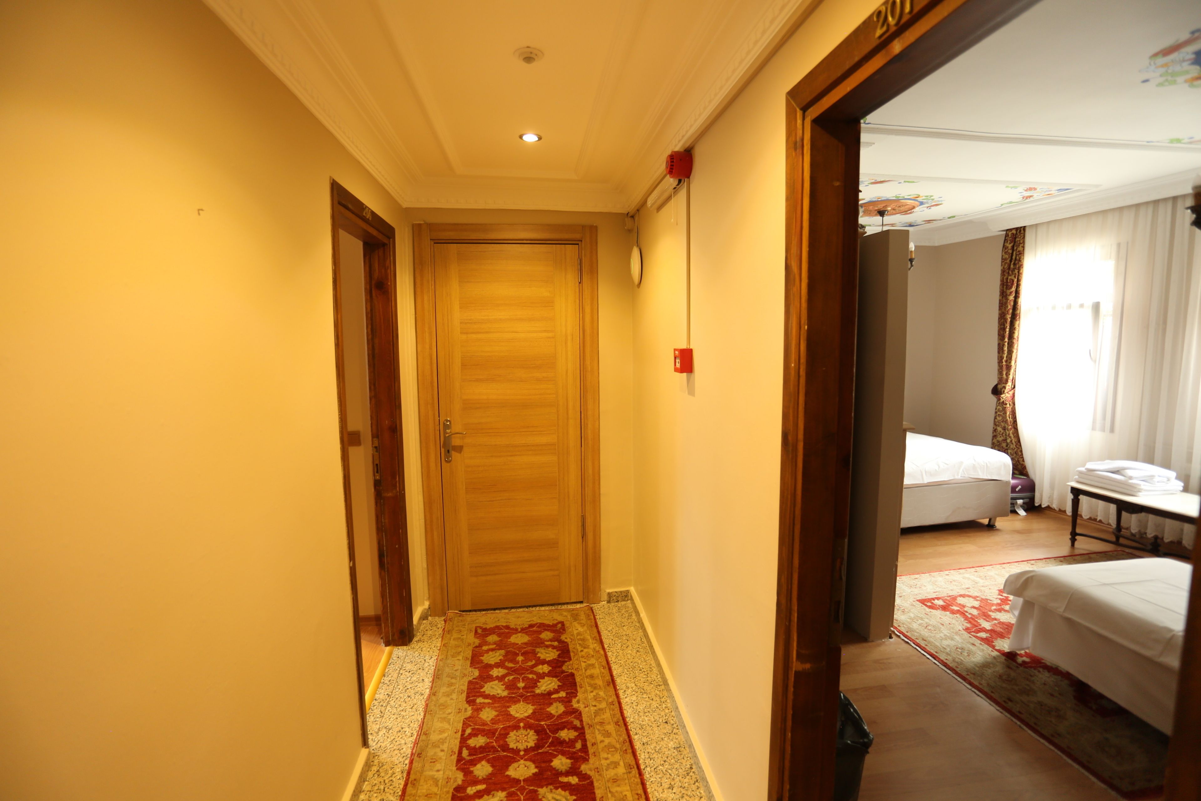 Tashkonak Studio Suites