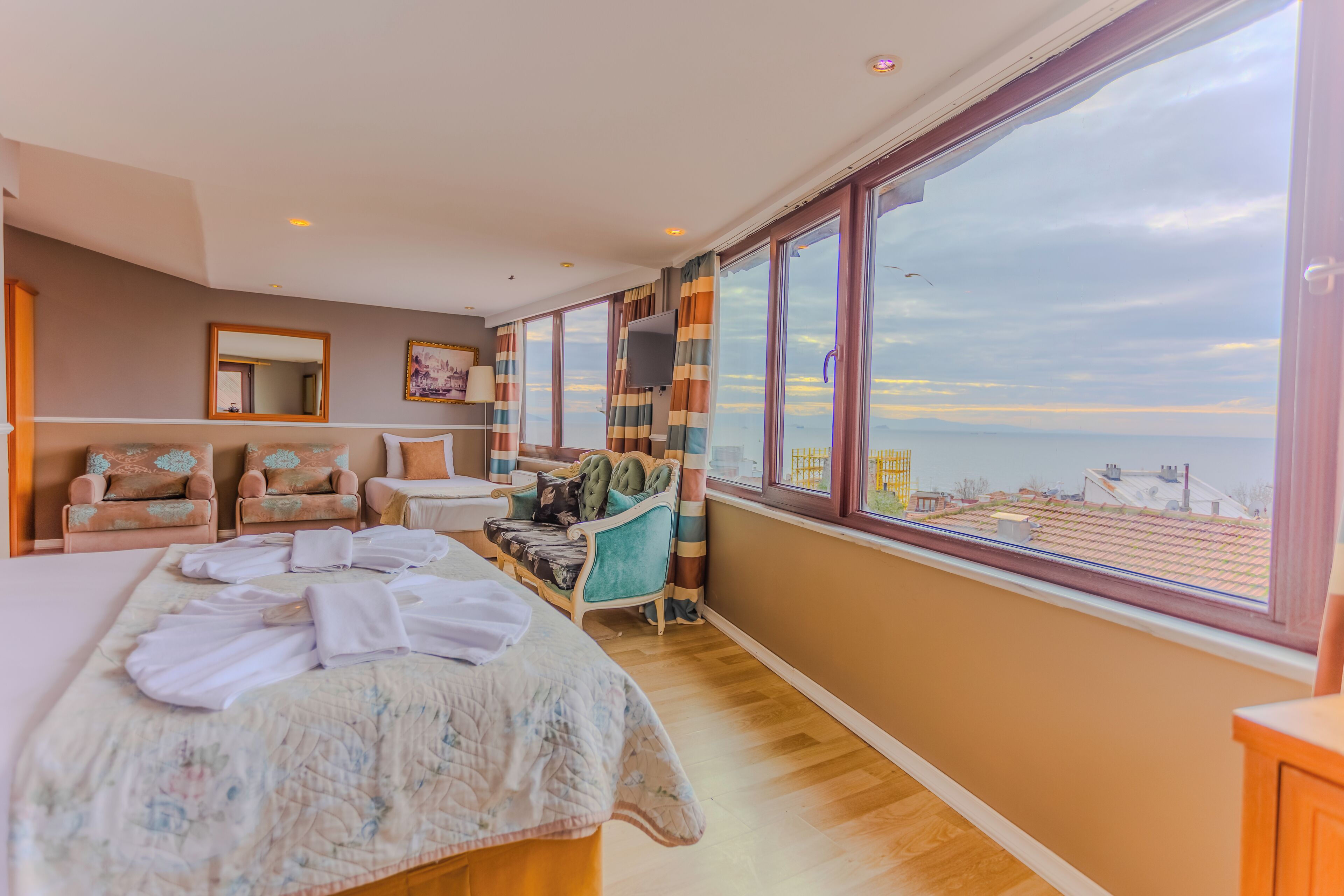 Tashkonak Studio Suites