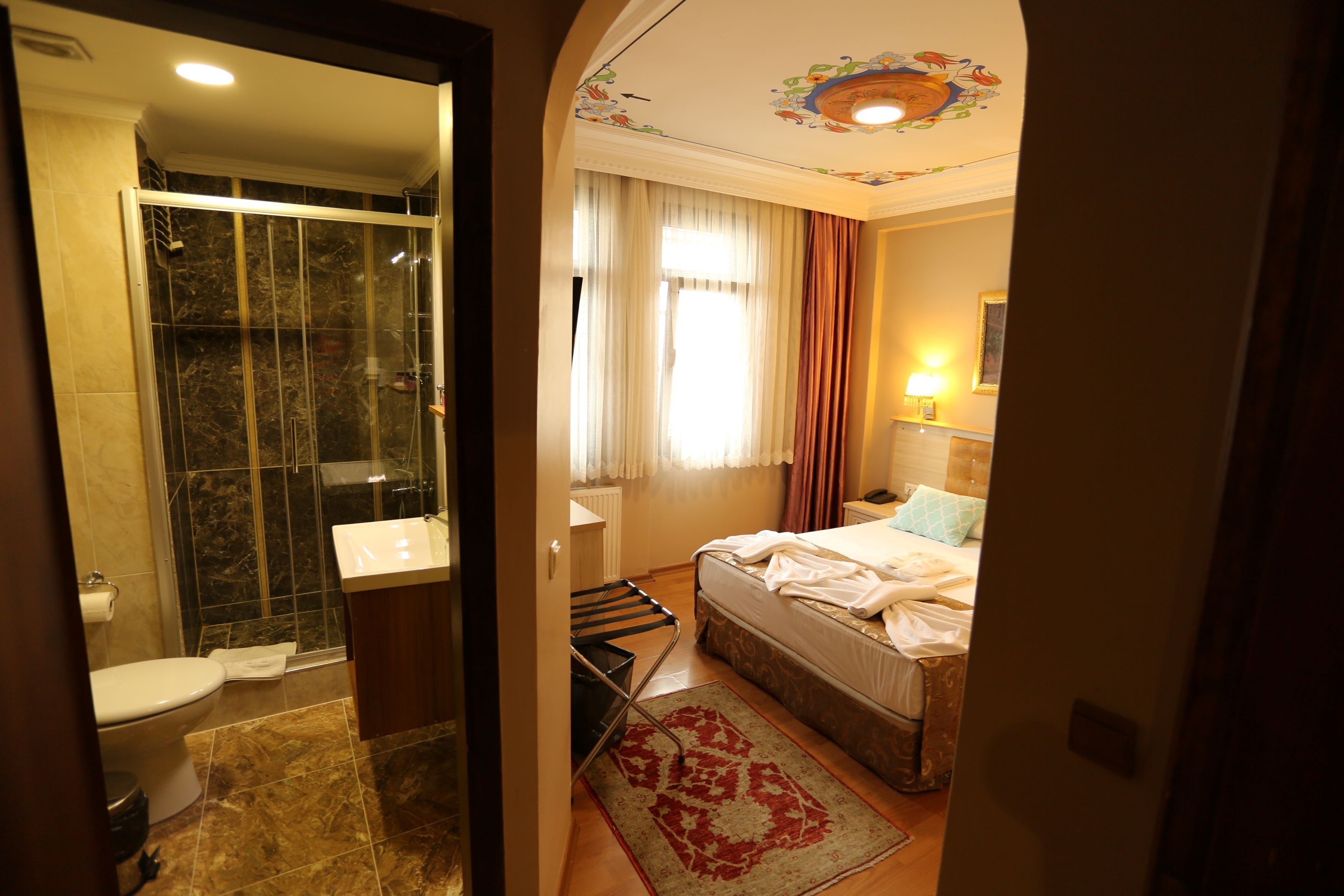 Tashkonak Studio Suites
