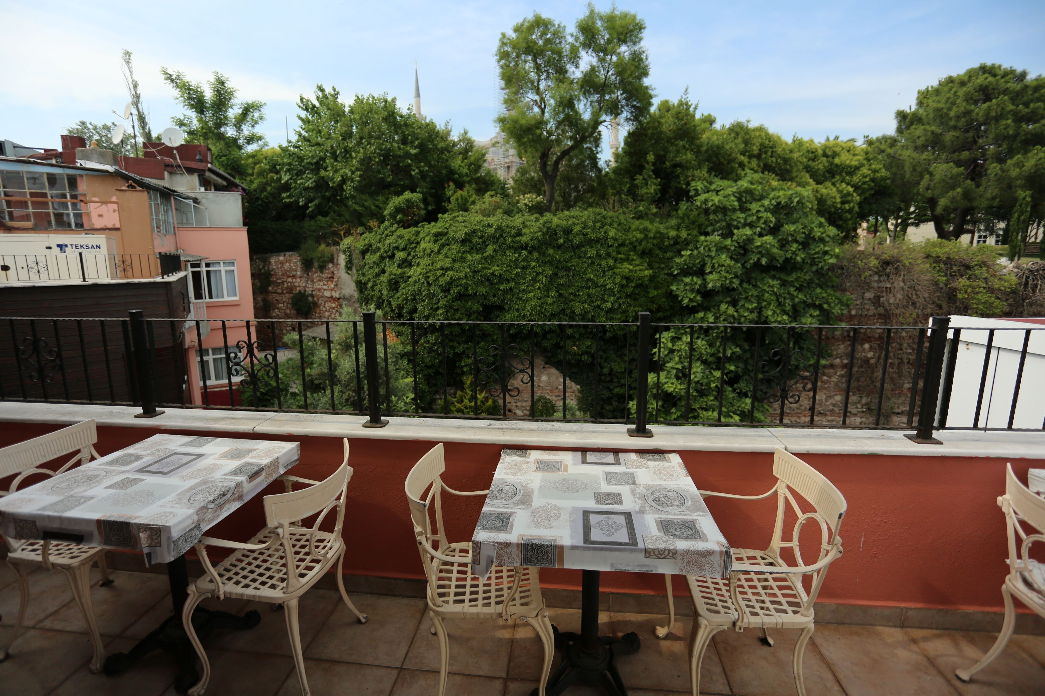 Tashkonak Studio Suites