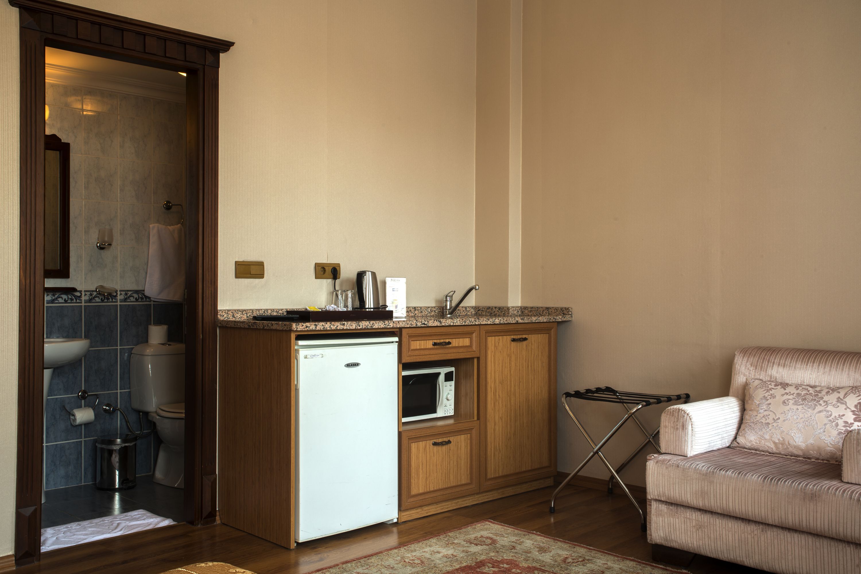 Tashkonak Studio Suites