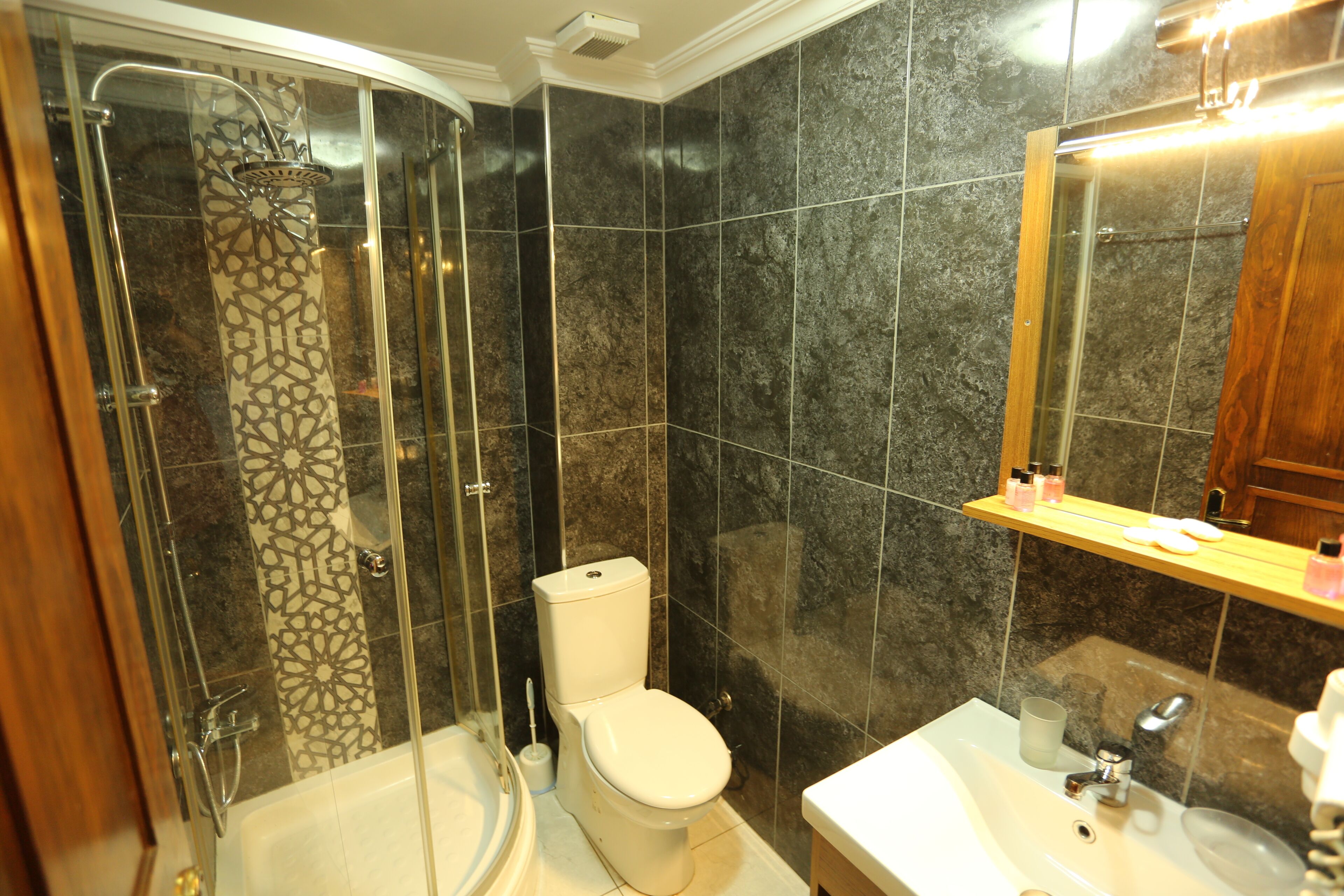 Tashkonak Studio Suites
