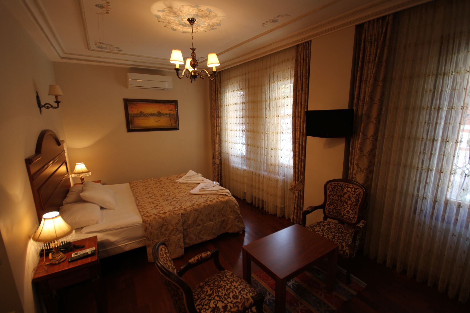 Tashkonak Studio Suites