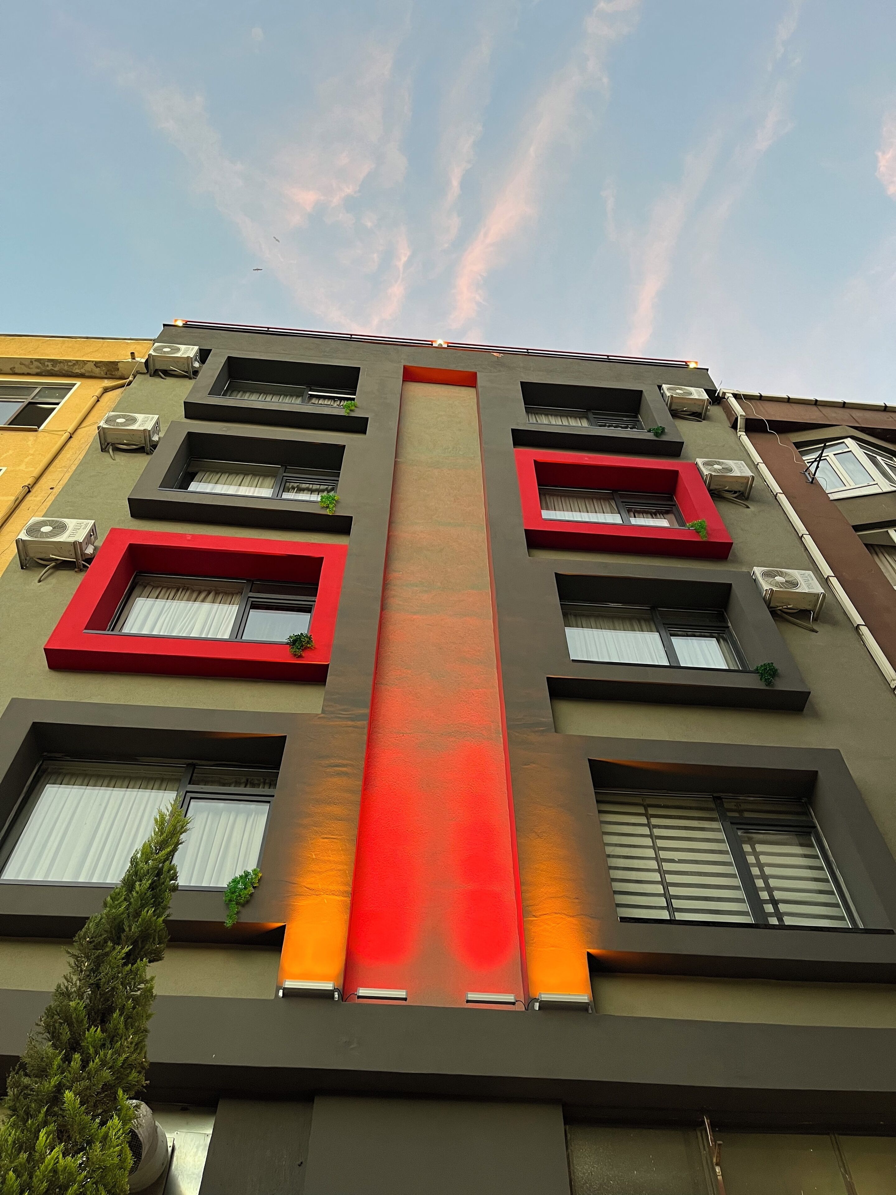 Thalia Suites Hotel