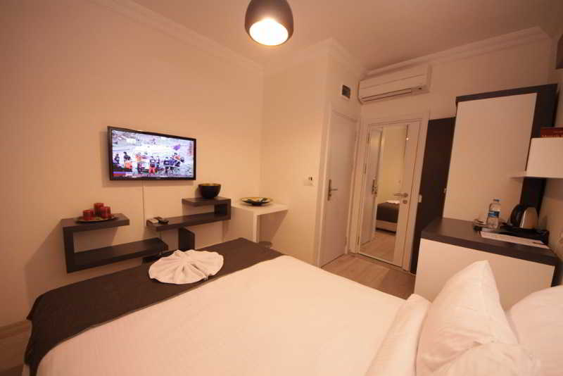 Platine Hotels & Suites