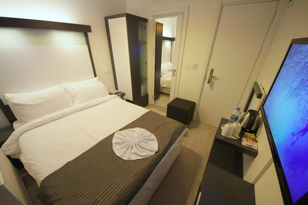 Platine Hotels & Suites